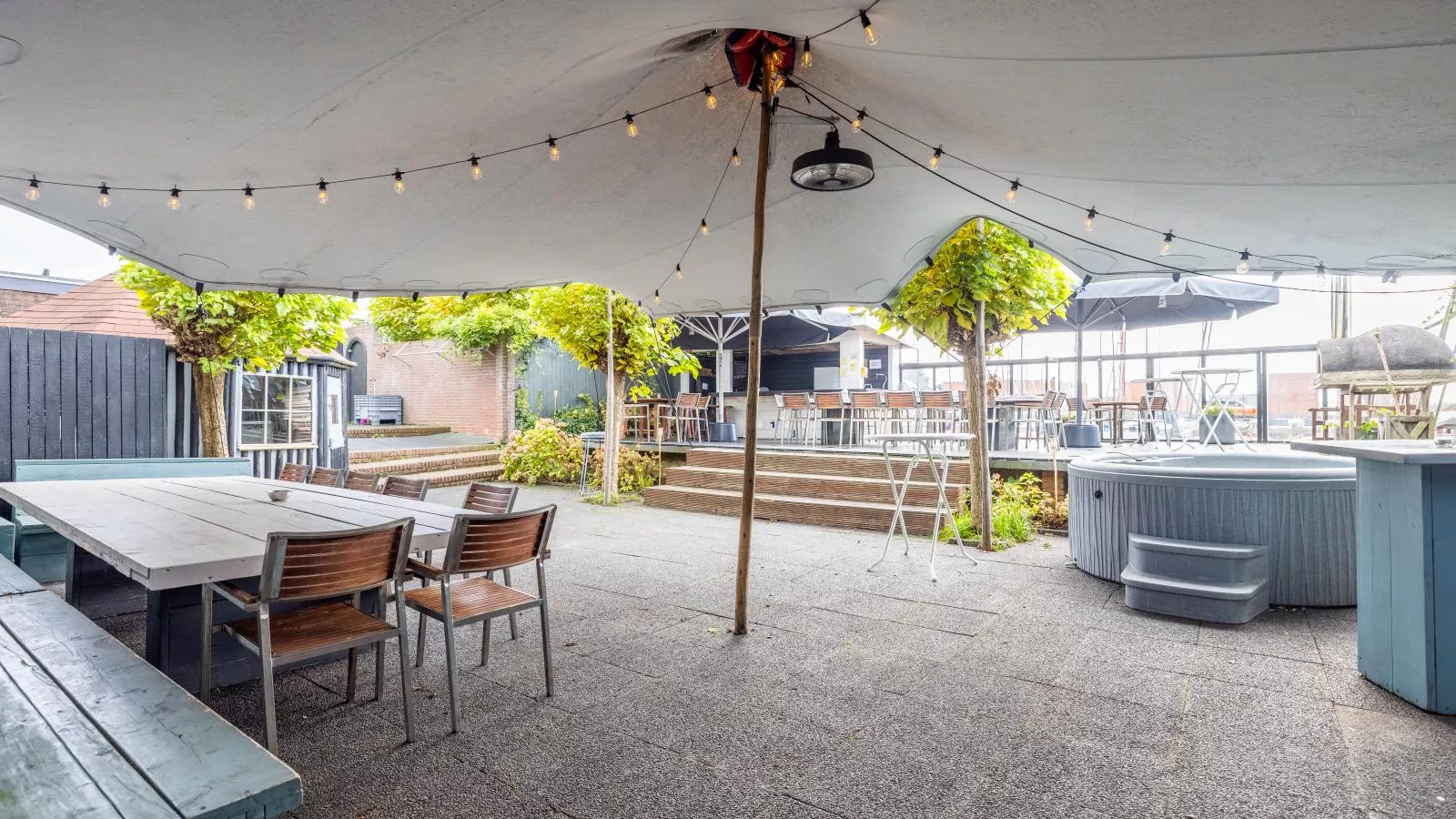 De Kaag Watersport Groepsaccommodatie - 80 pers-Terrassenbalkon