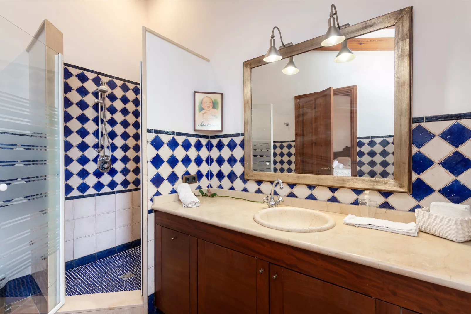 Can Colis-Bathroom
