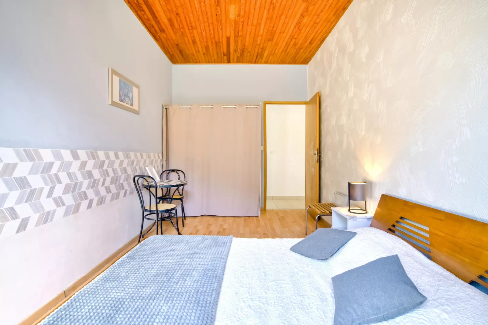 Les Cousinades-Bedroom
