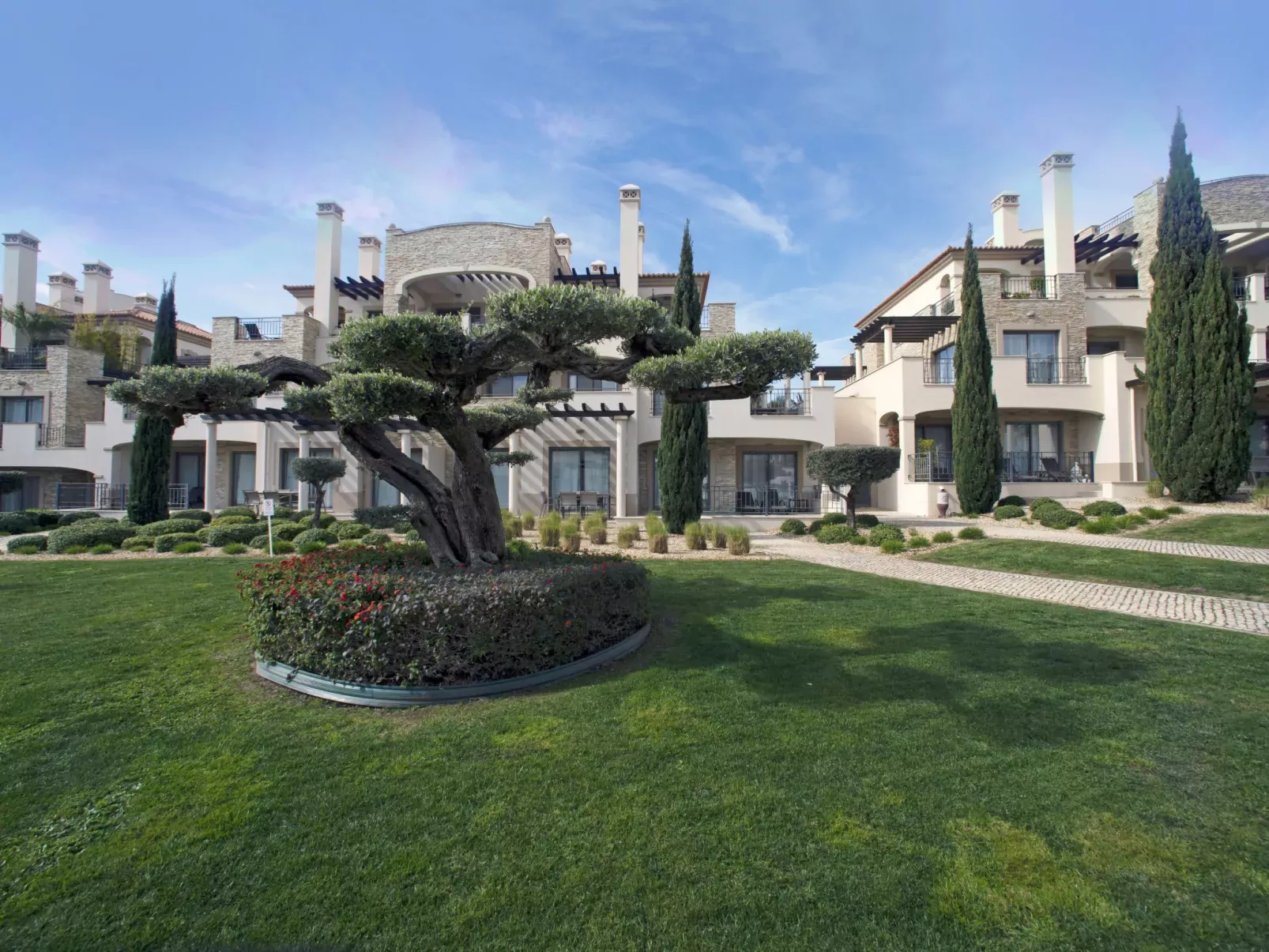 Pine Hills Reva Santuary Modern Elegance-Outside