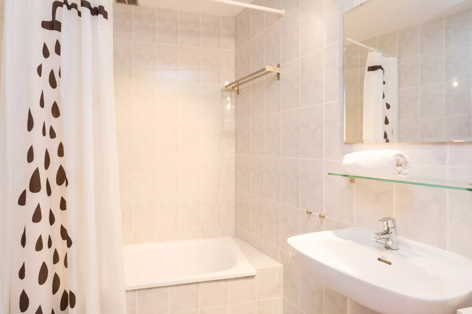 Cipresos 6pax-Badezimmer