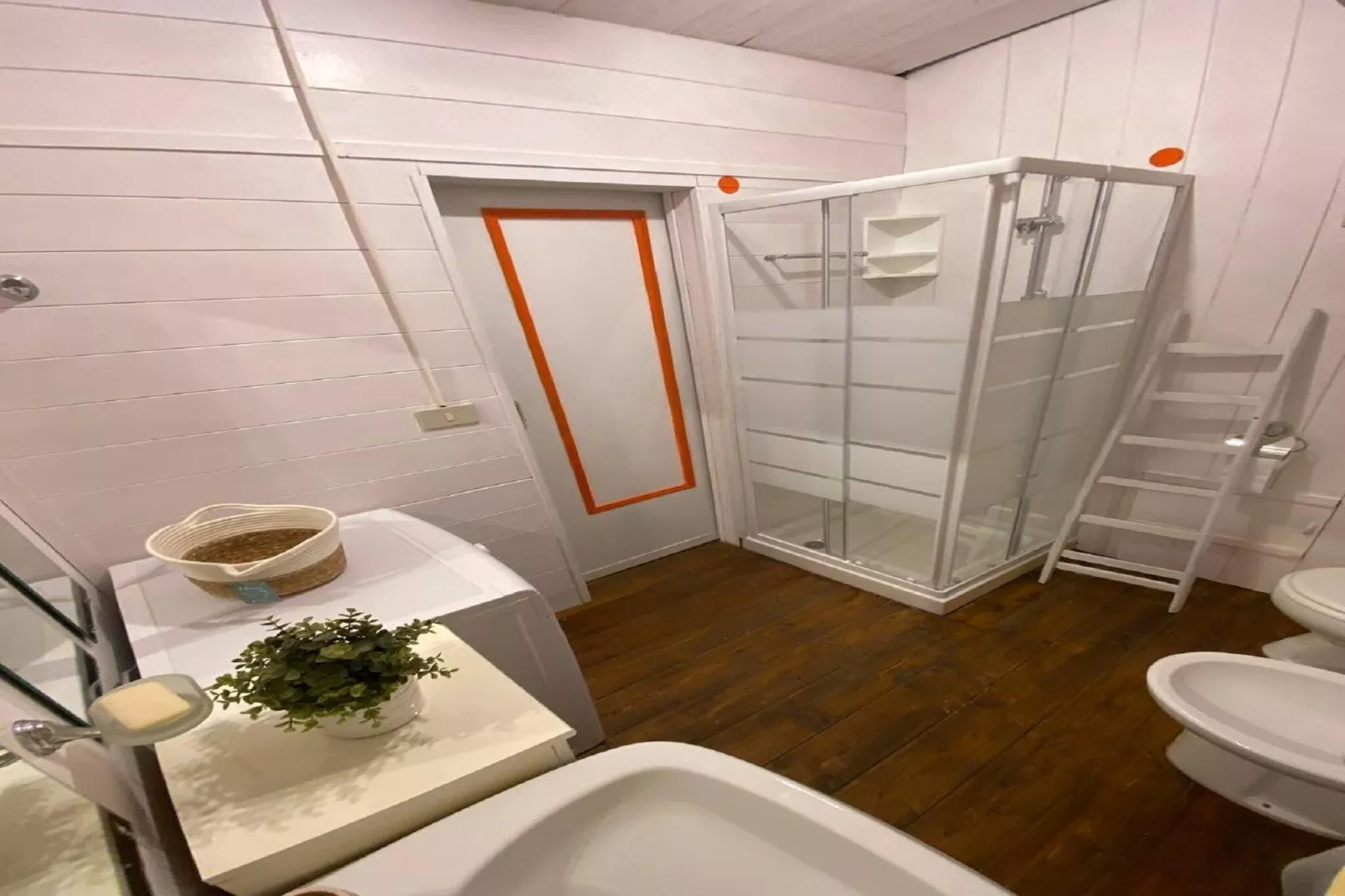 Villa Castelbuono-Bathroom