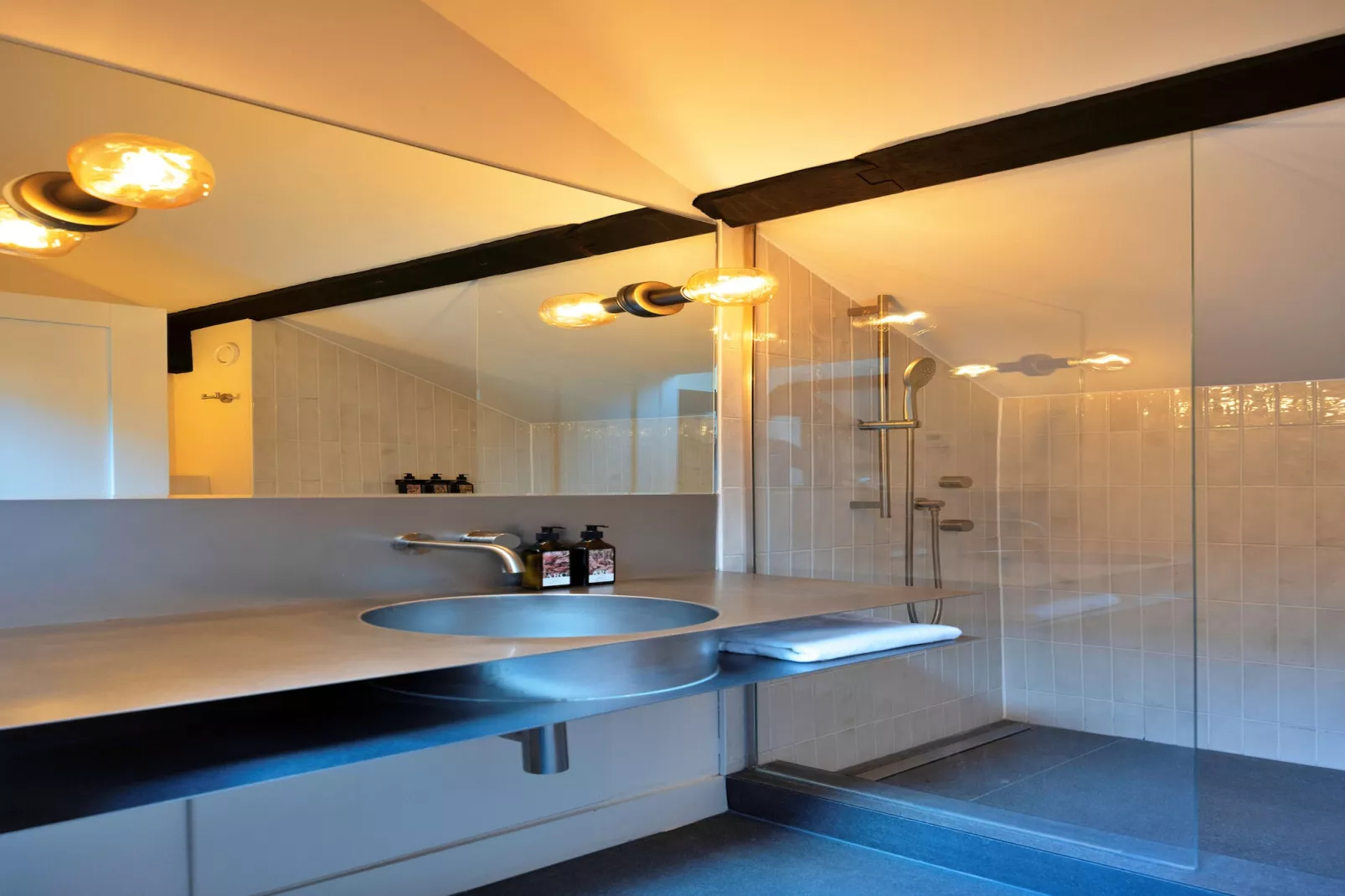 ARC Peaks-Bathroom
