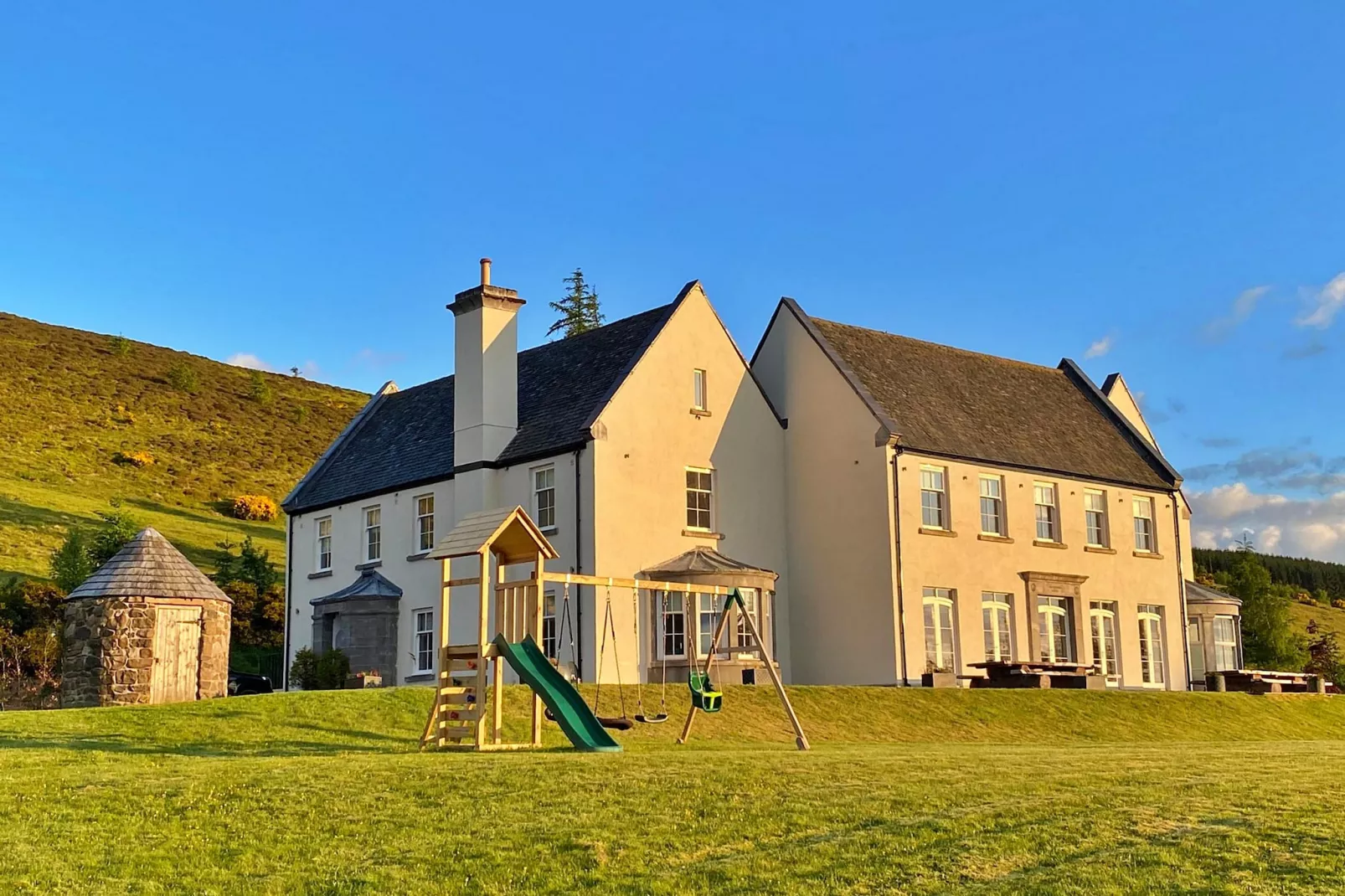 Alexander House-Outdoor