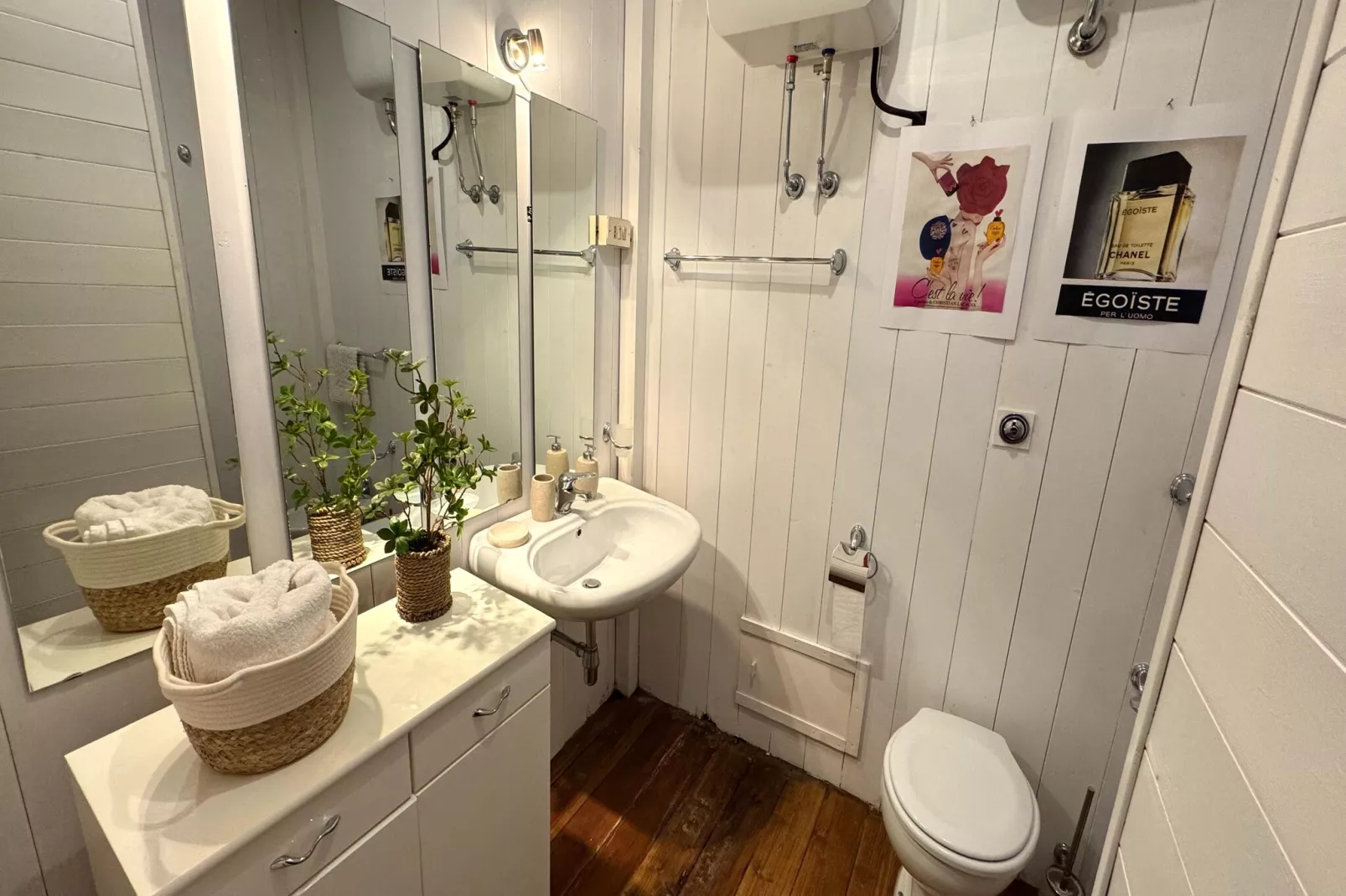 Villa Castelbuono-Bathroom