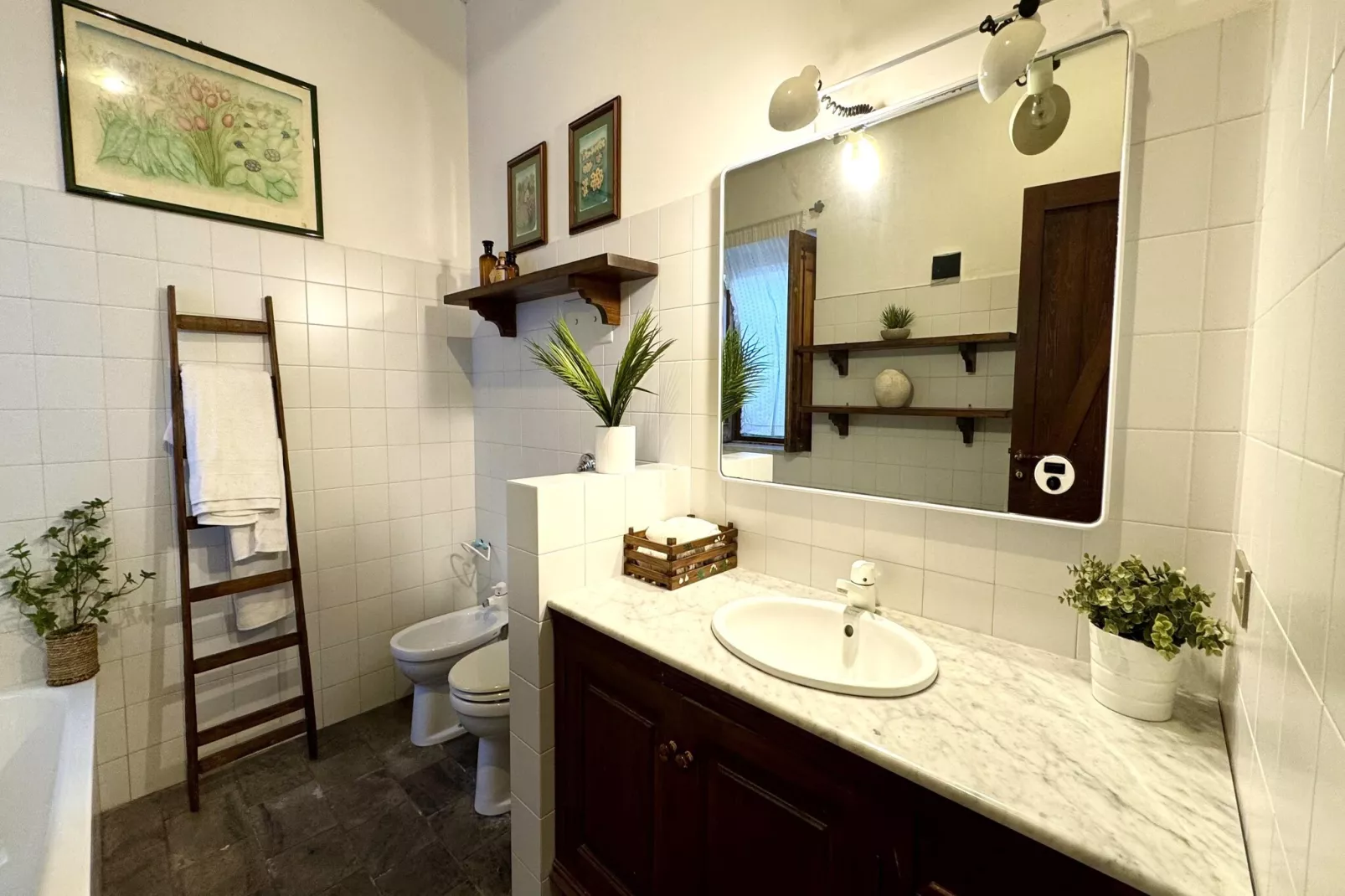 Villa Castelbuono-Bathroom