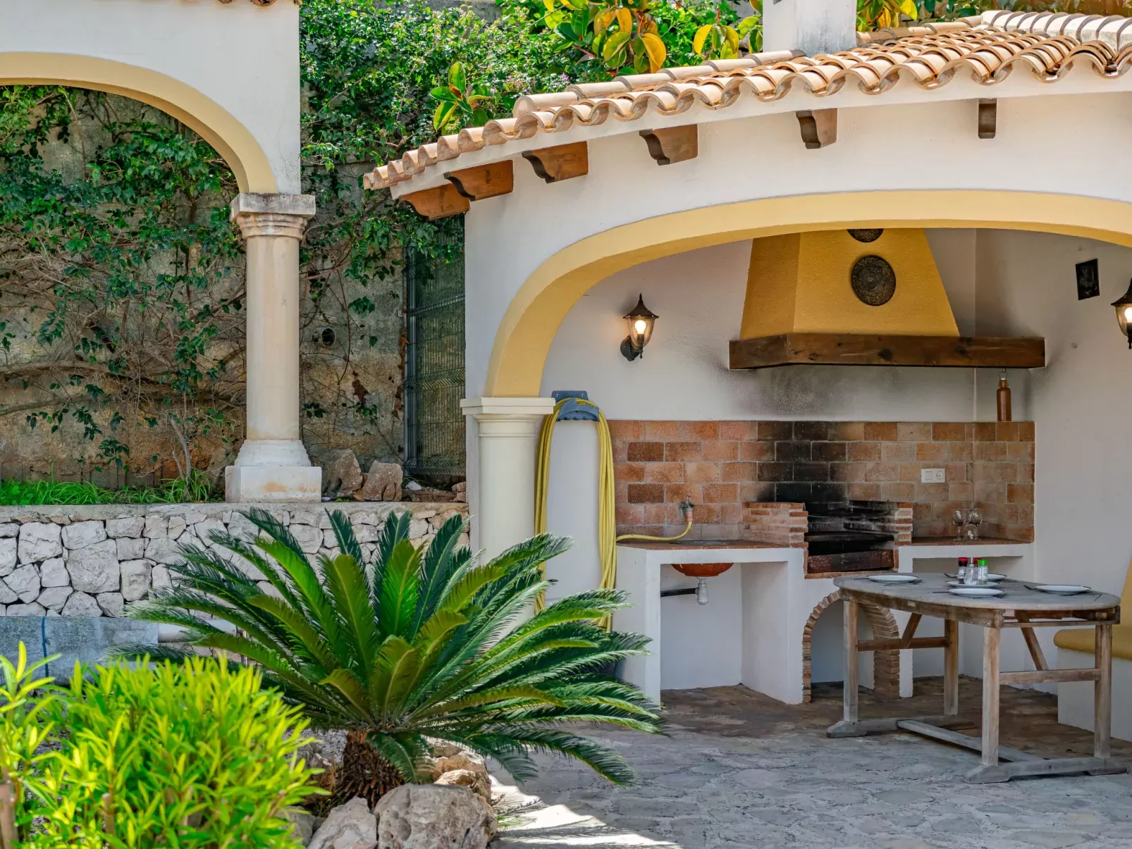 Villa Rosa-Outside