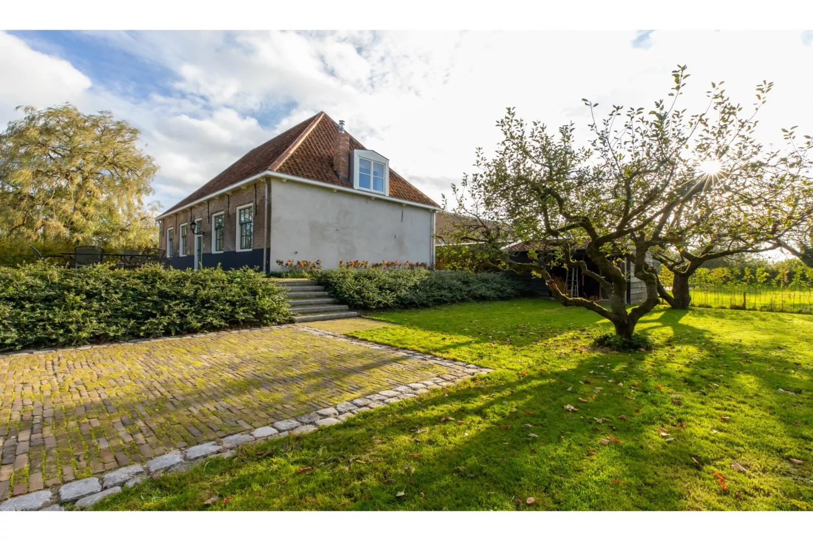 Vakantiehuis 'Boerderij Molenhof' - Stationsweg 5  Heinkenszand-Gardens summer