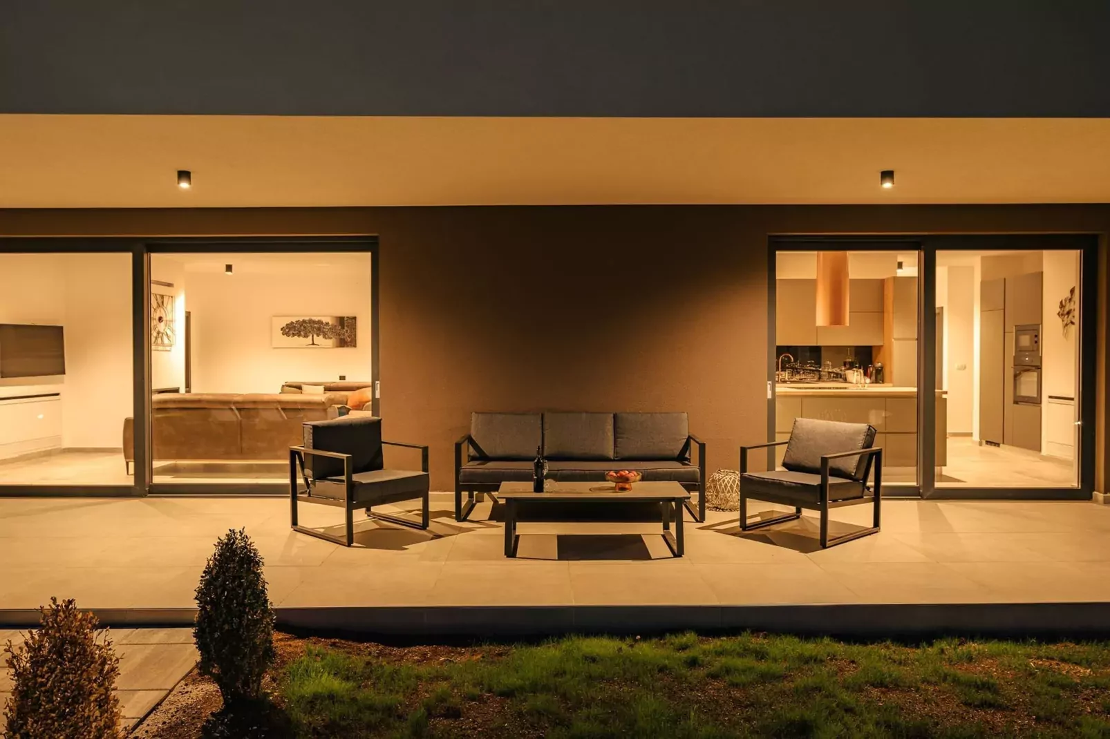 Villa de la Vie with Heated Swimming Pool-Terrace