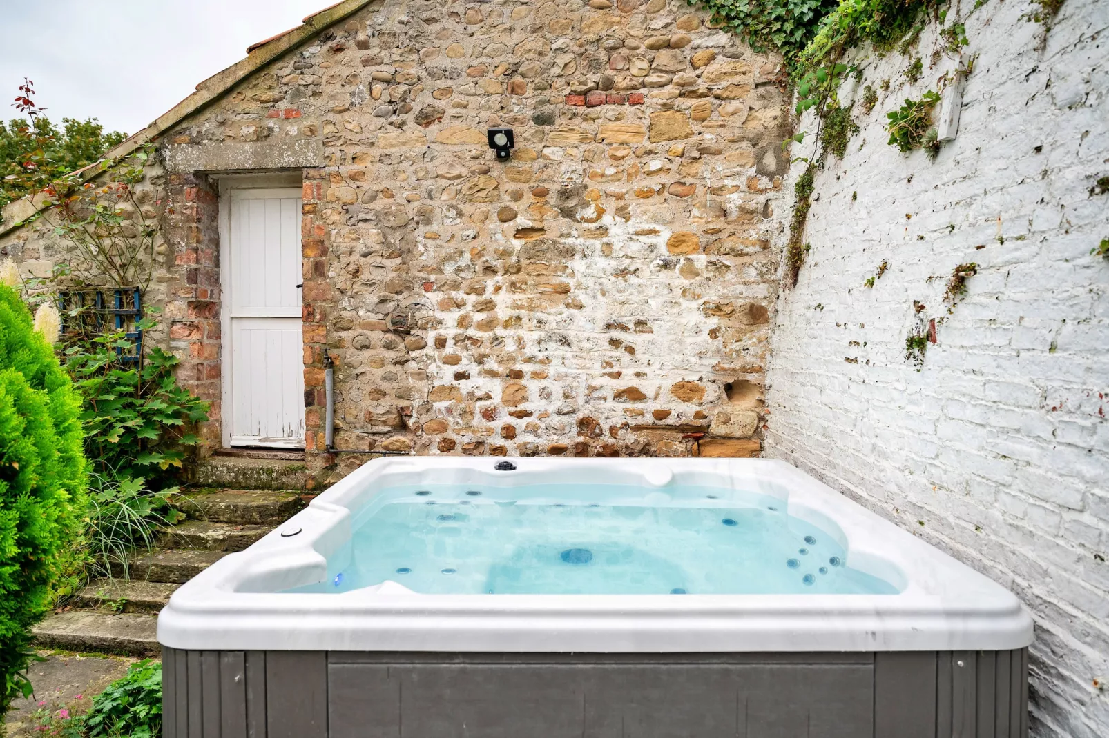 Low Green Cottage-Outdoor