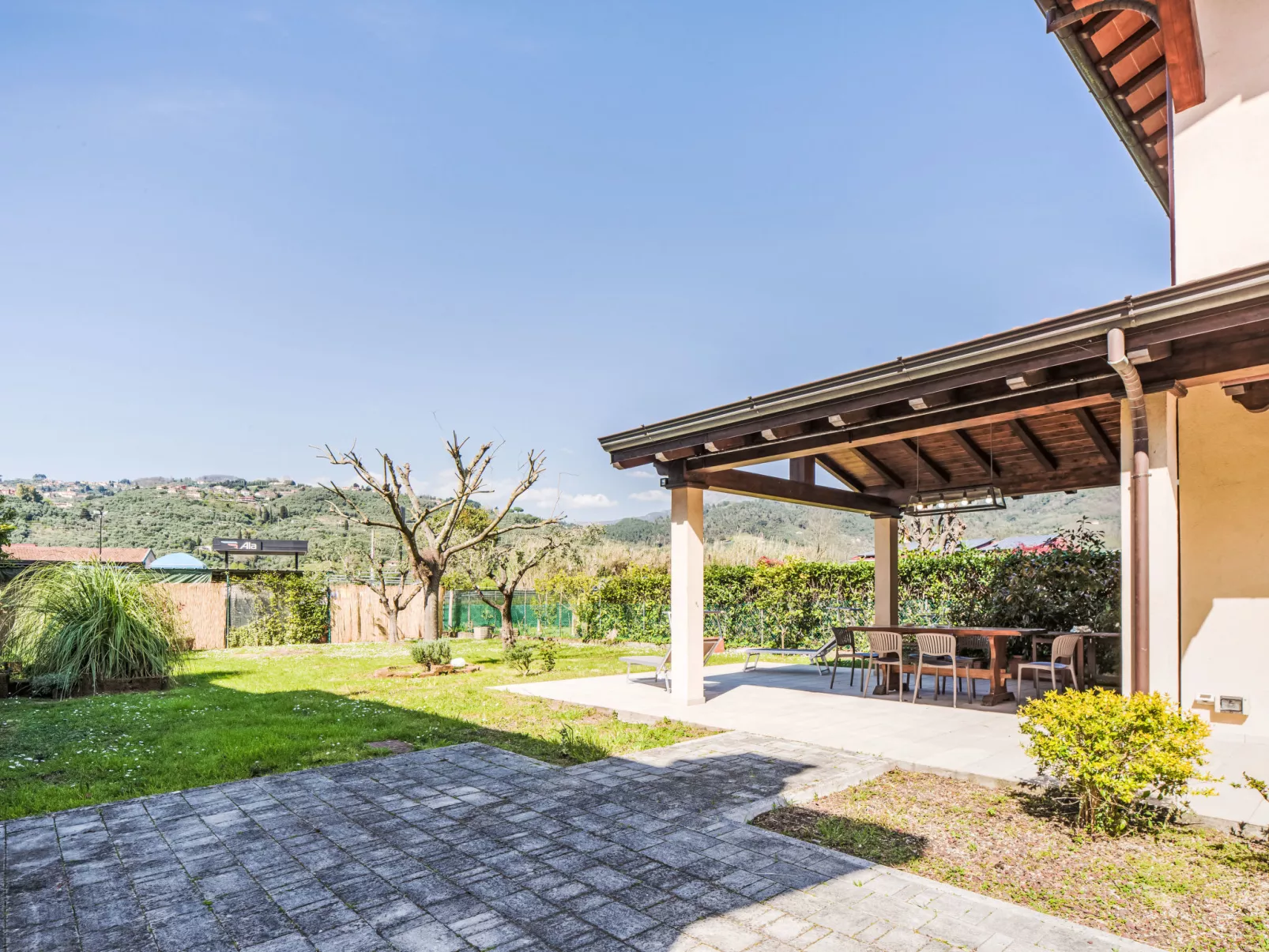 Villa Pardini-Outside