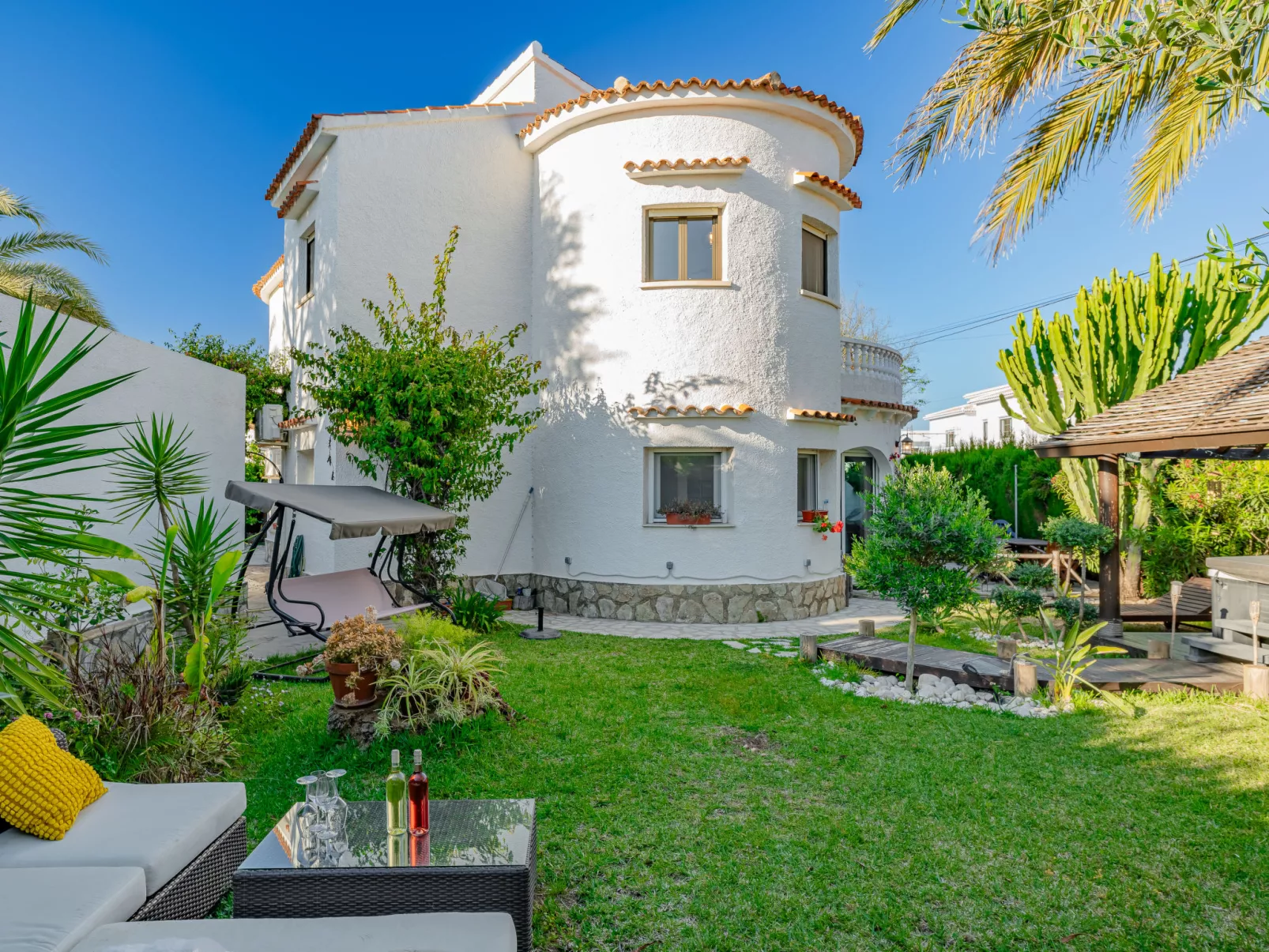 Villa Yakamoz-Outside