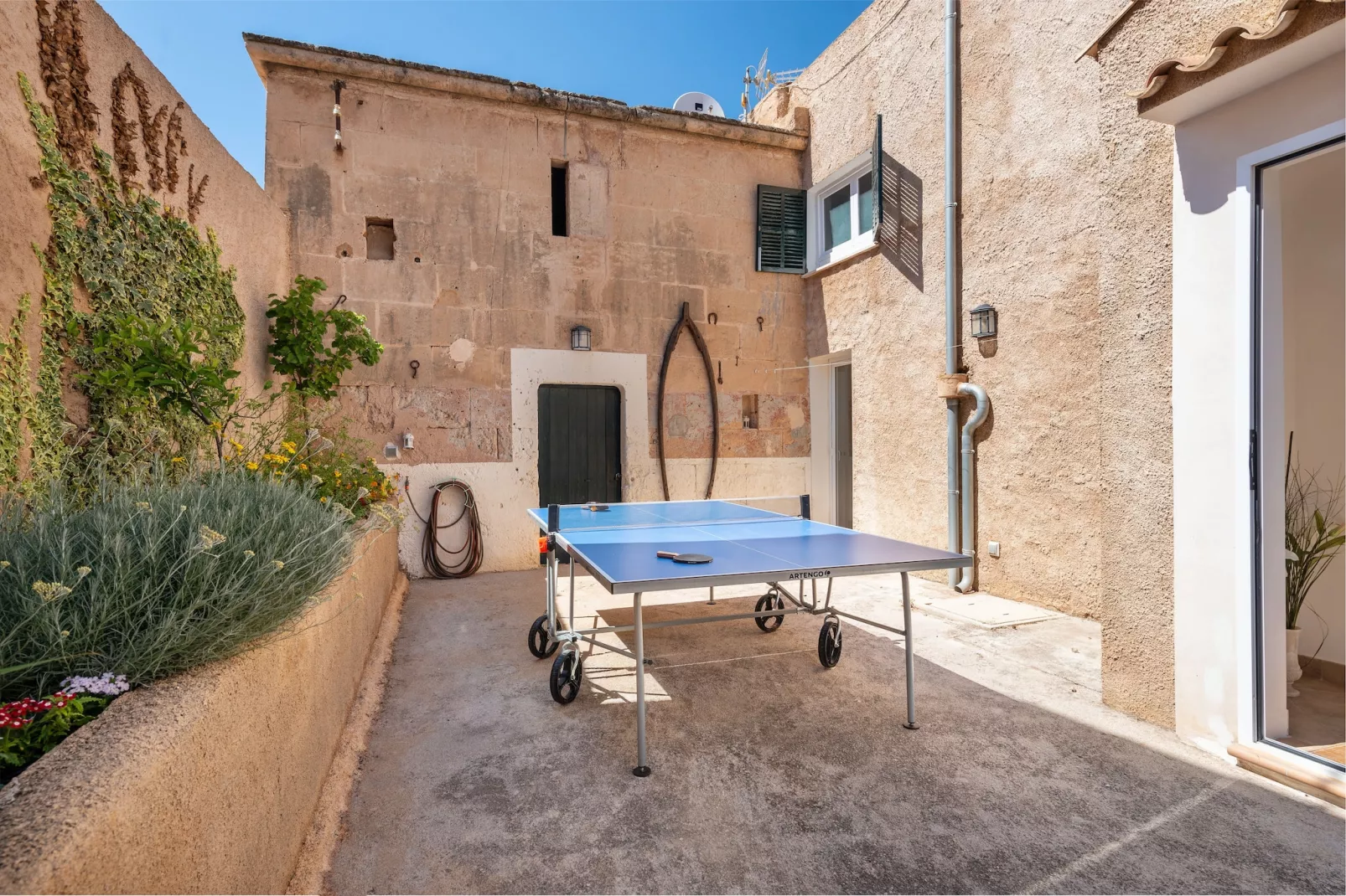 Ses Barreres-Facilities