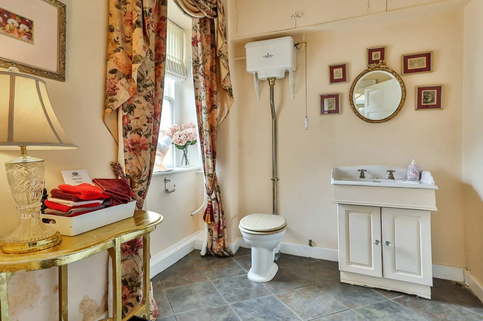 Walcot Hall-Bathroom