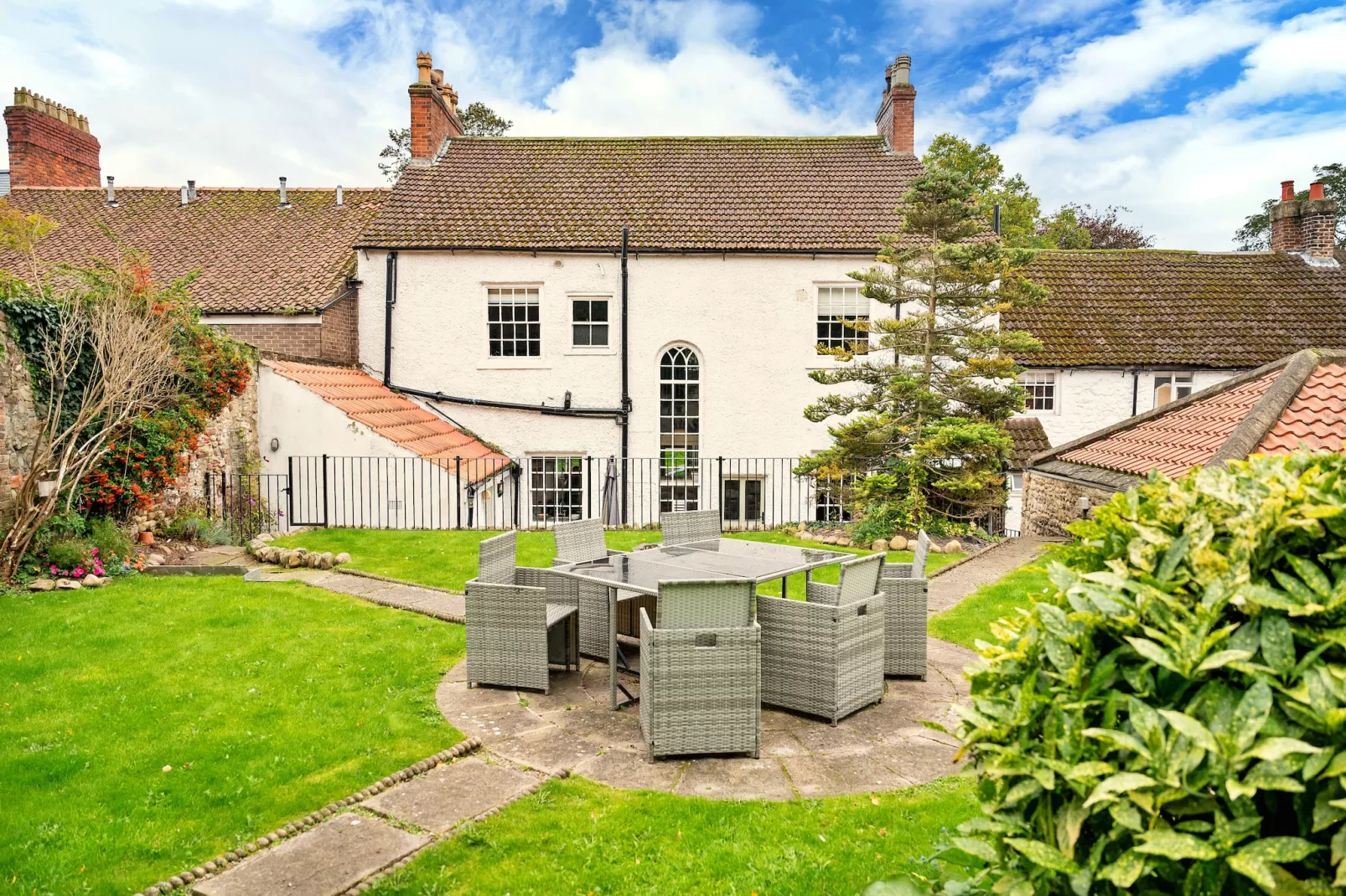 Low Green Cottage-Outdoor