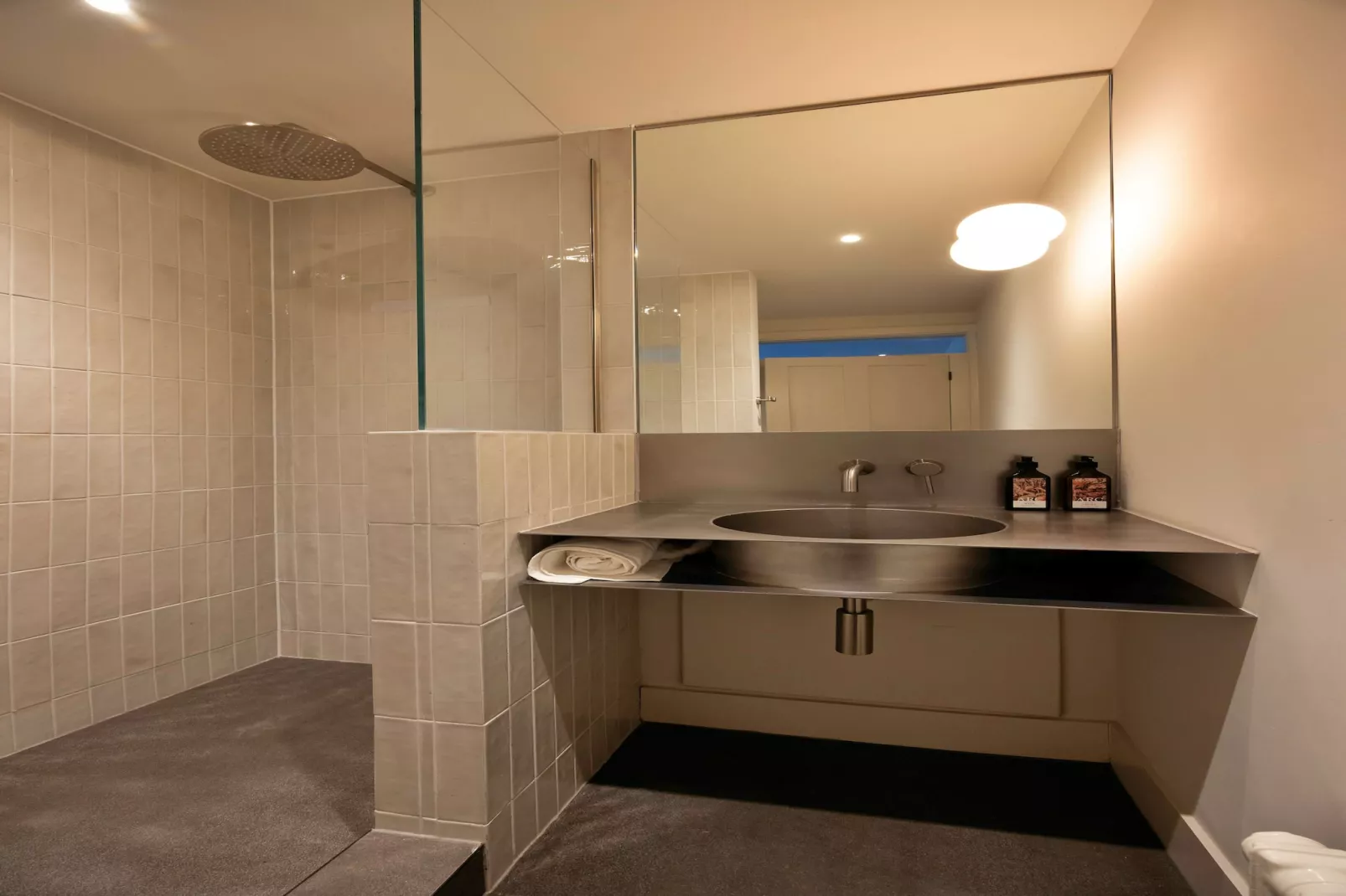 ARC Peaks-Bathroom