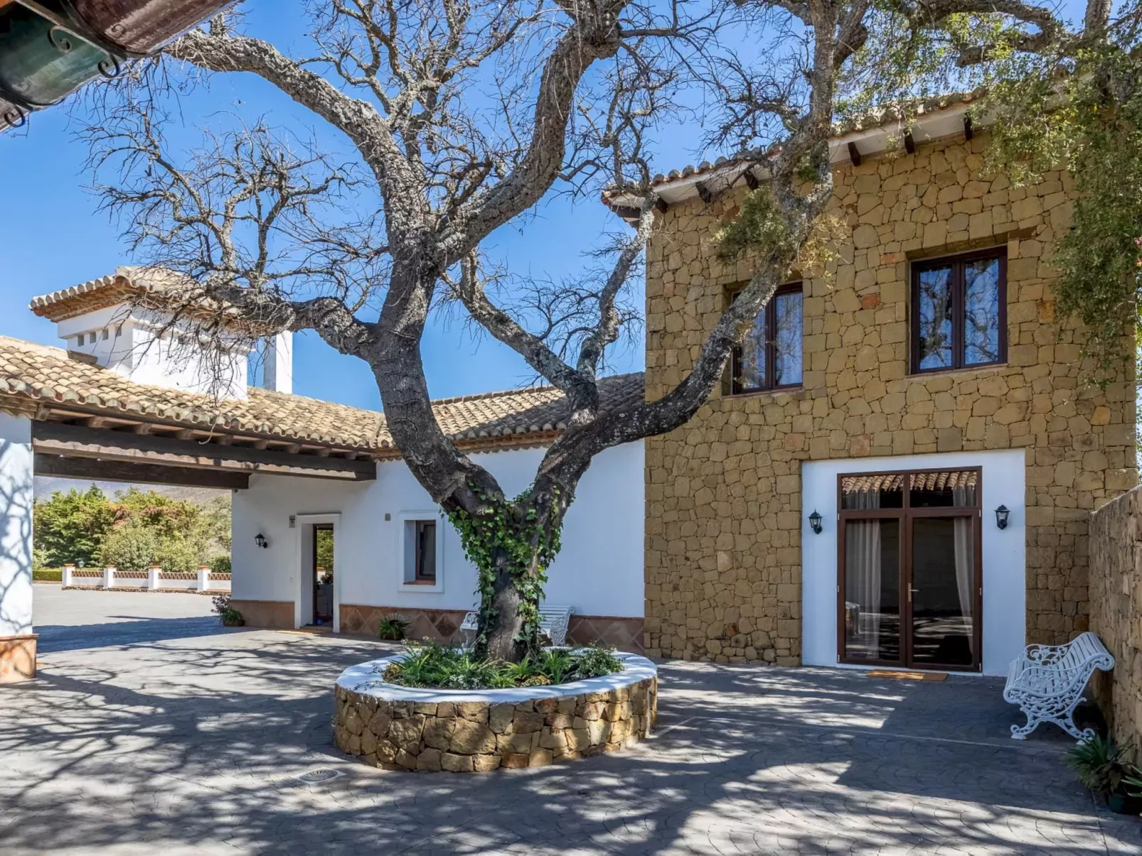 Villa Serena-Outside