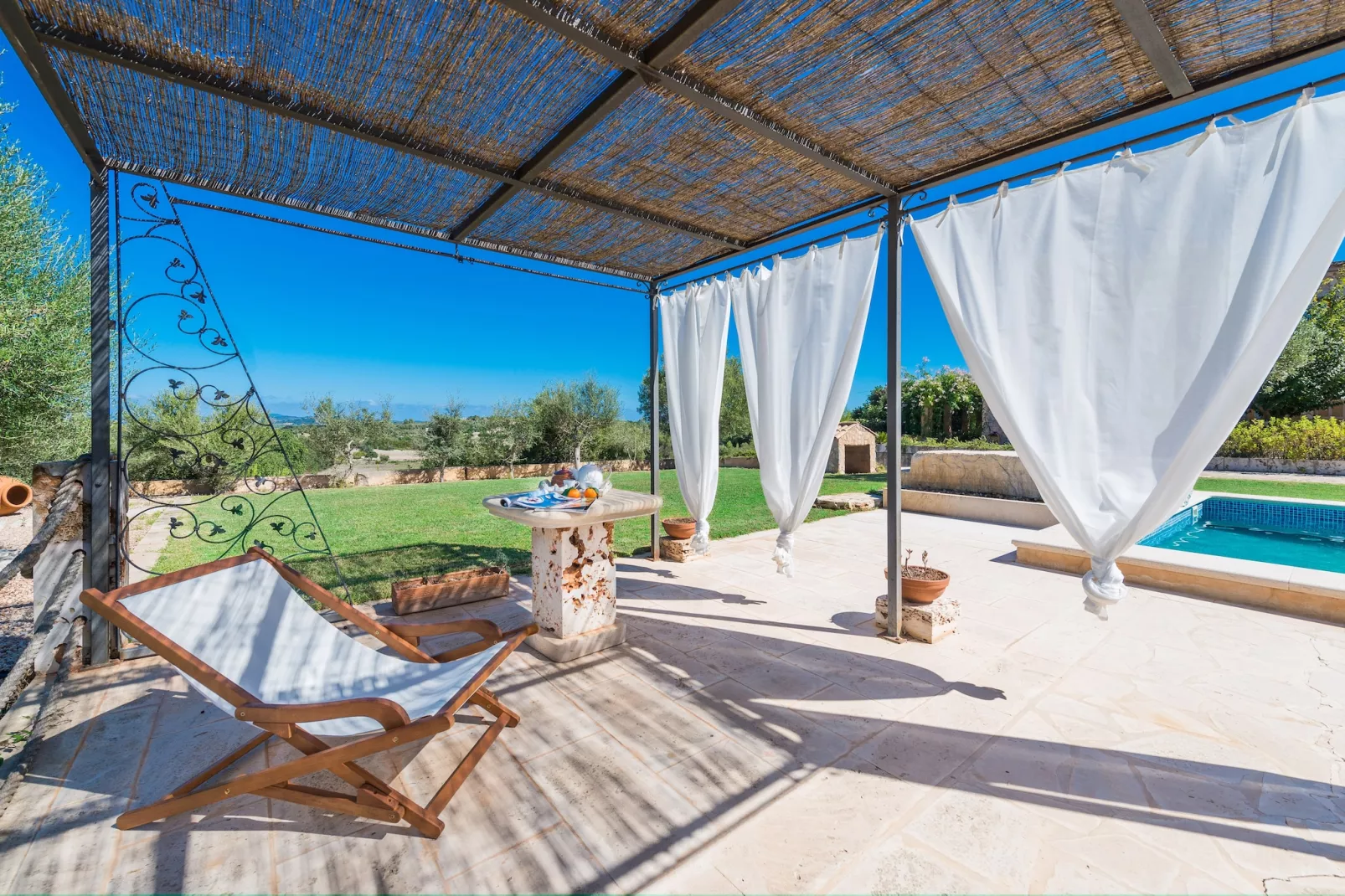 Finca Son Colom-Terrassenbalkon