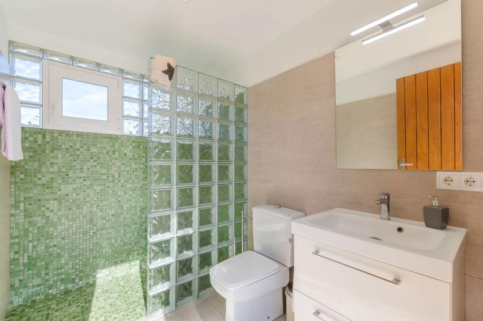 Santa Eulalia Petit-Badezimmer