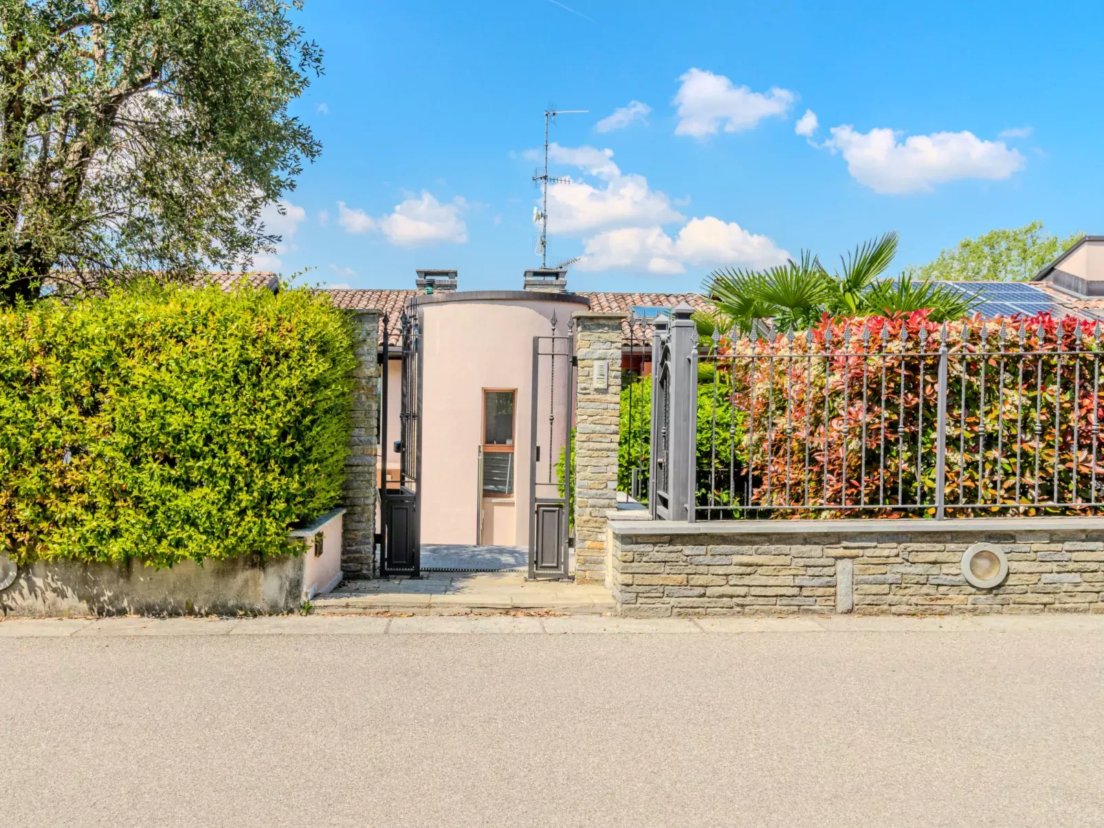 Belvedere-Outside