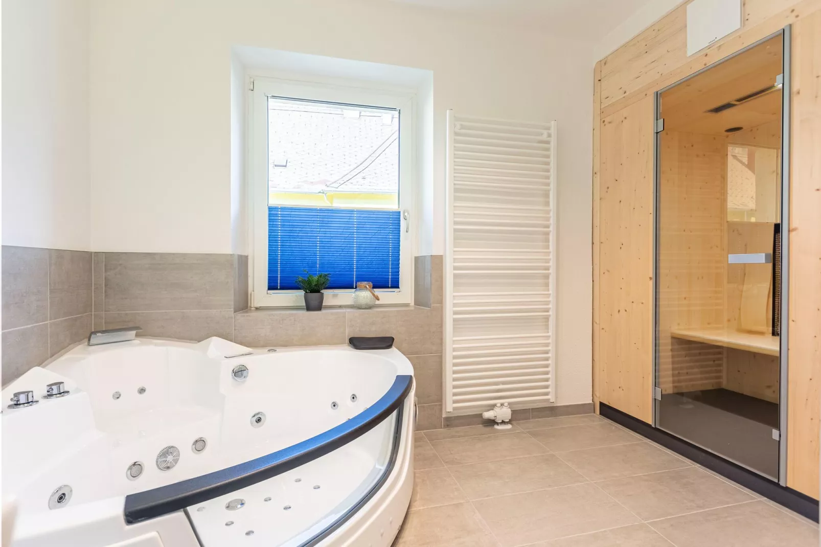 Erzberg Alpin Resort  4-Bathroom