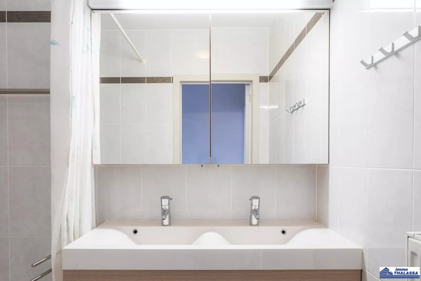 Frudor 0401-Bathroom