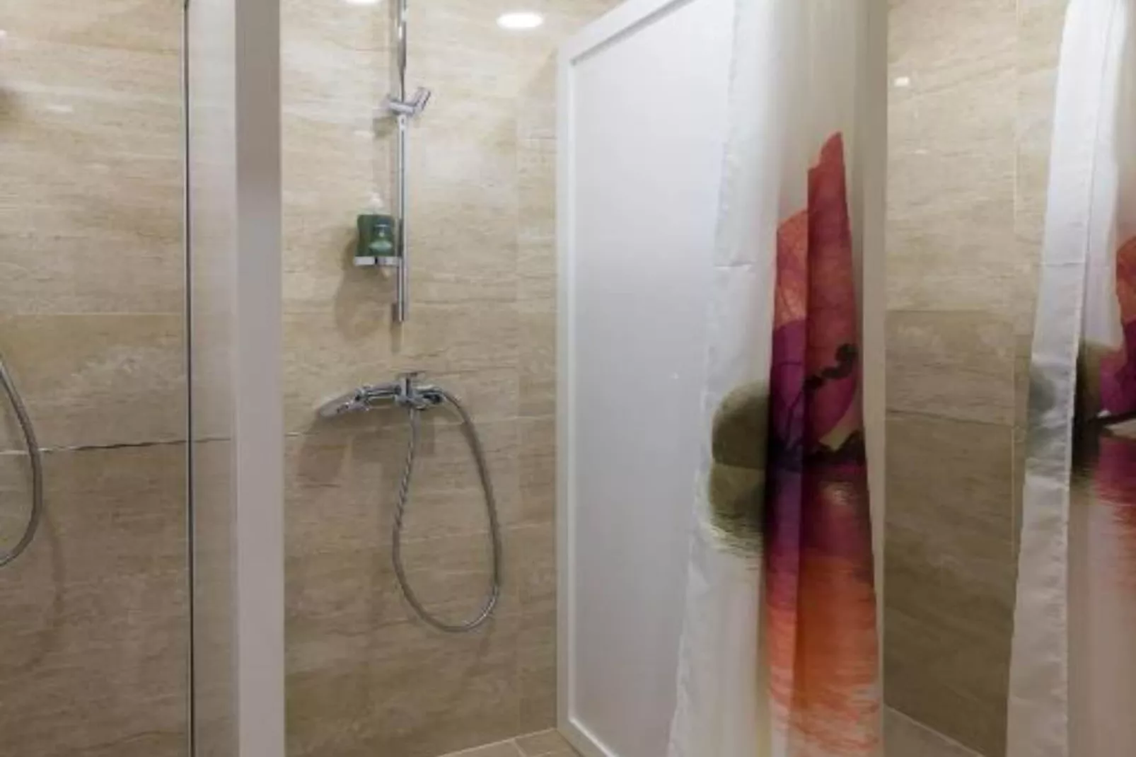 Hostel Free Bird  - Bed in Six Bed Female Dormitory Room Zenska (F)-Bathroom