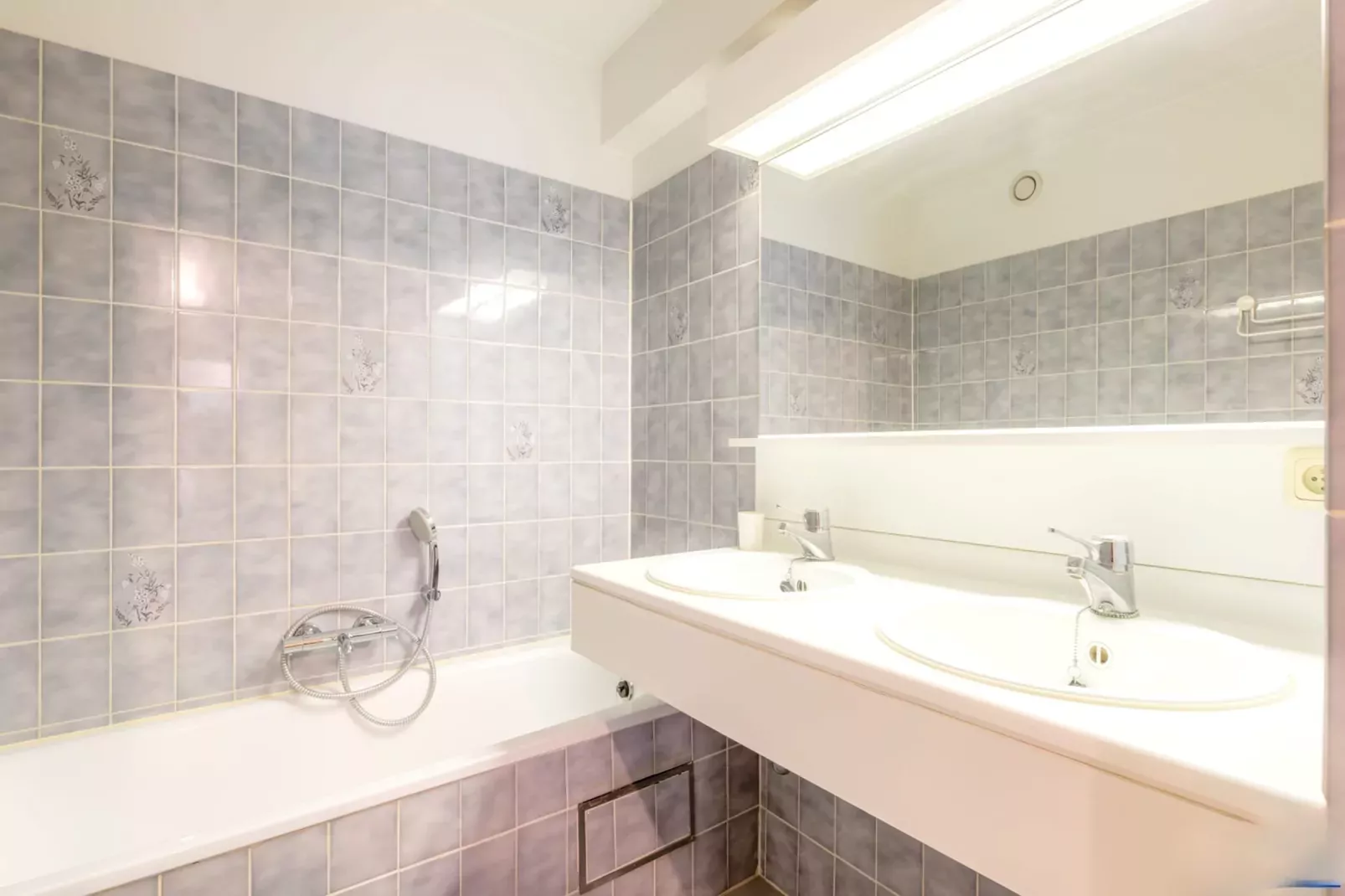 Astoria Palace 0101-Badezimmer