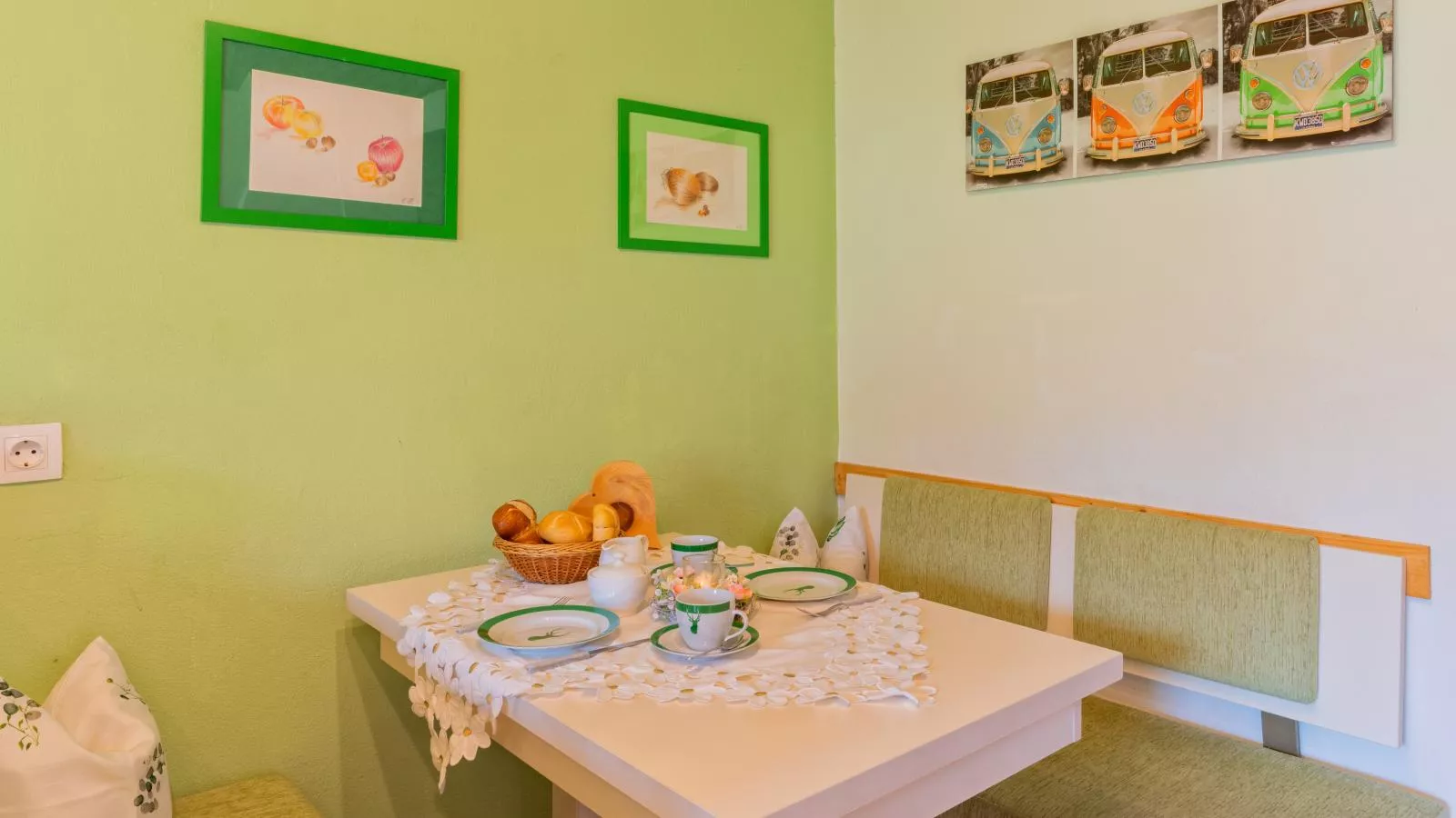 Sonja-Dining room