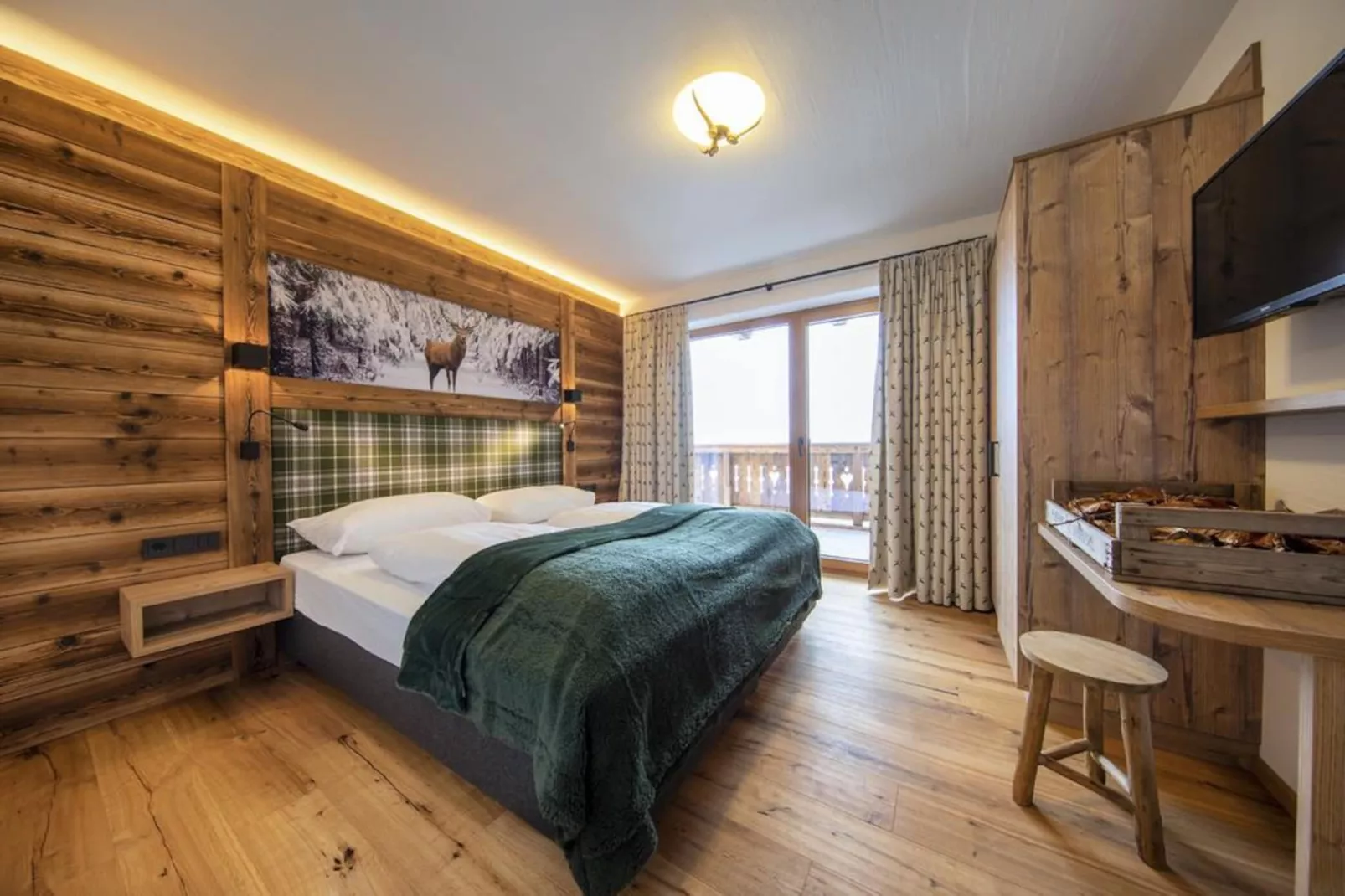 Nationalpark Chalet Schneespitze-Bedroom
