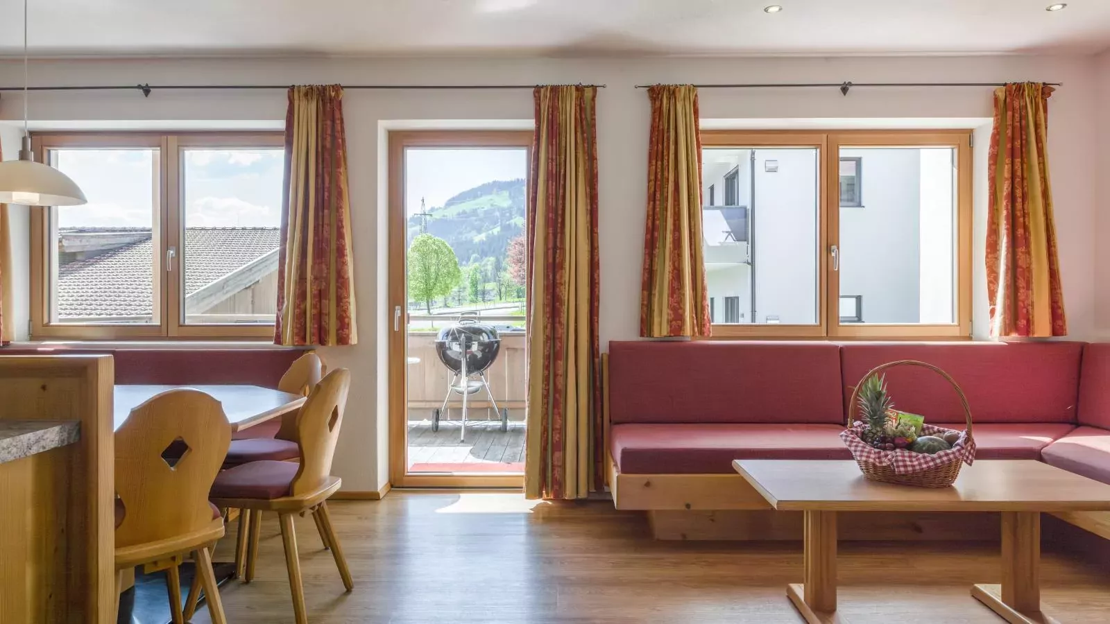 Next To The Ski Lift A 3 und A 4-Salon