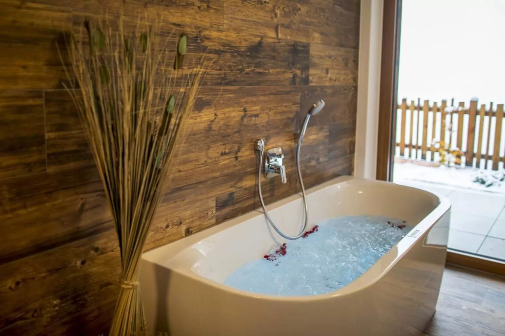 Nationalpark Chalet Schneespitze-Bathroom