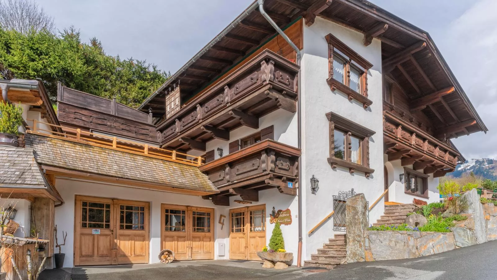 Pletzer-Exterior summer
