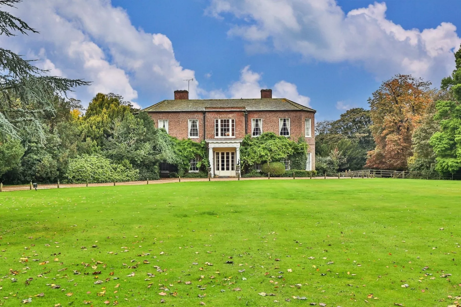 Walcot Hall-Outdoor