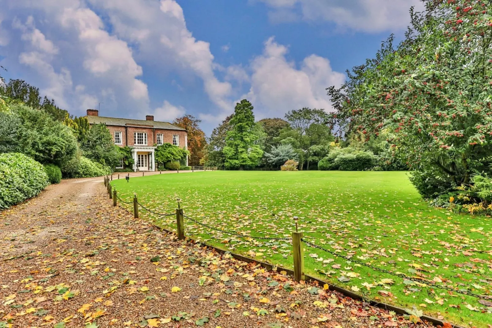 Walcot Hall-Outdoor