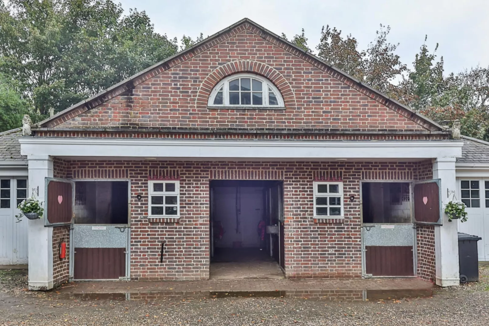 Walcot Hall-Outdoor
