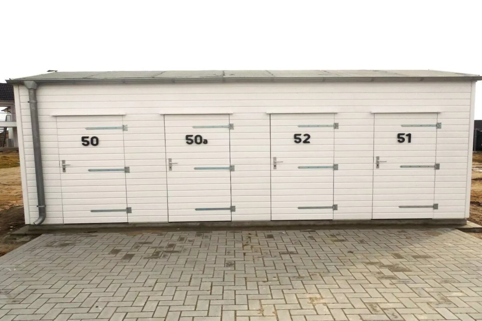 424127-Einrichtungen
