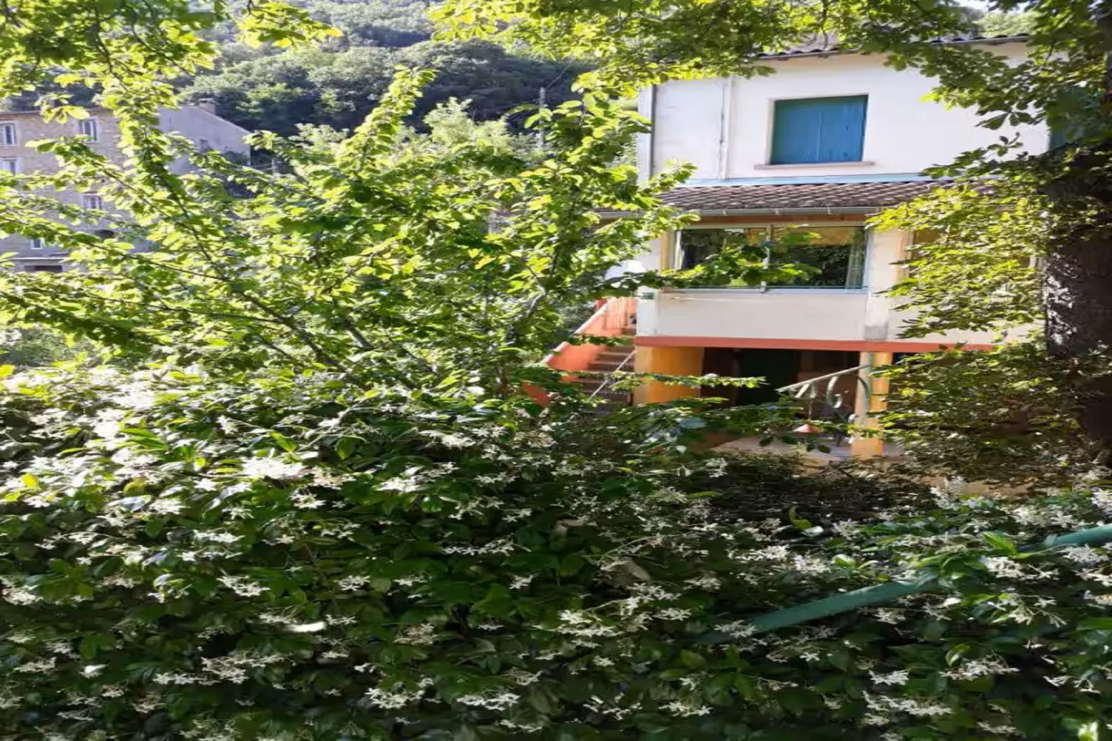 L'Atelier des Fileuses-Exterior summer