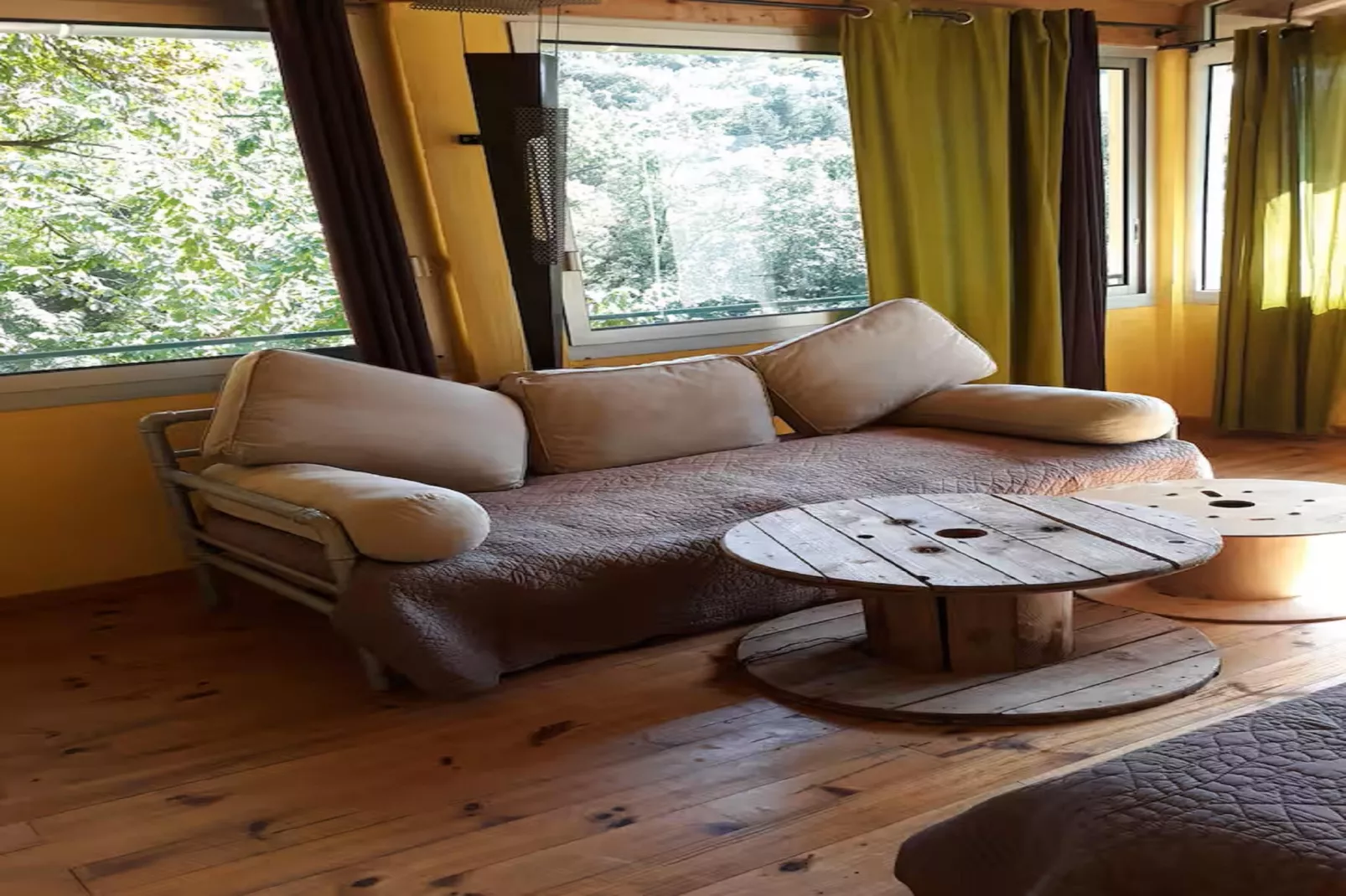 L'Atelier des Fileuses-Living room