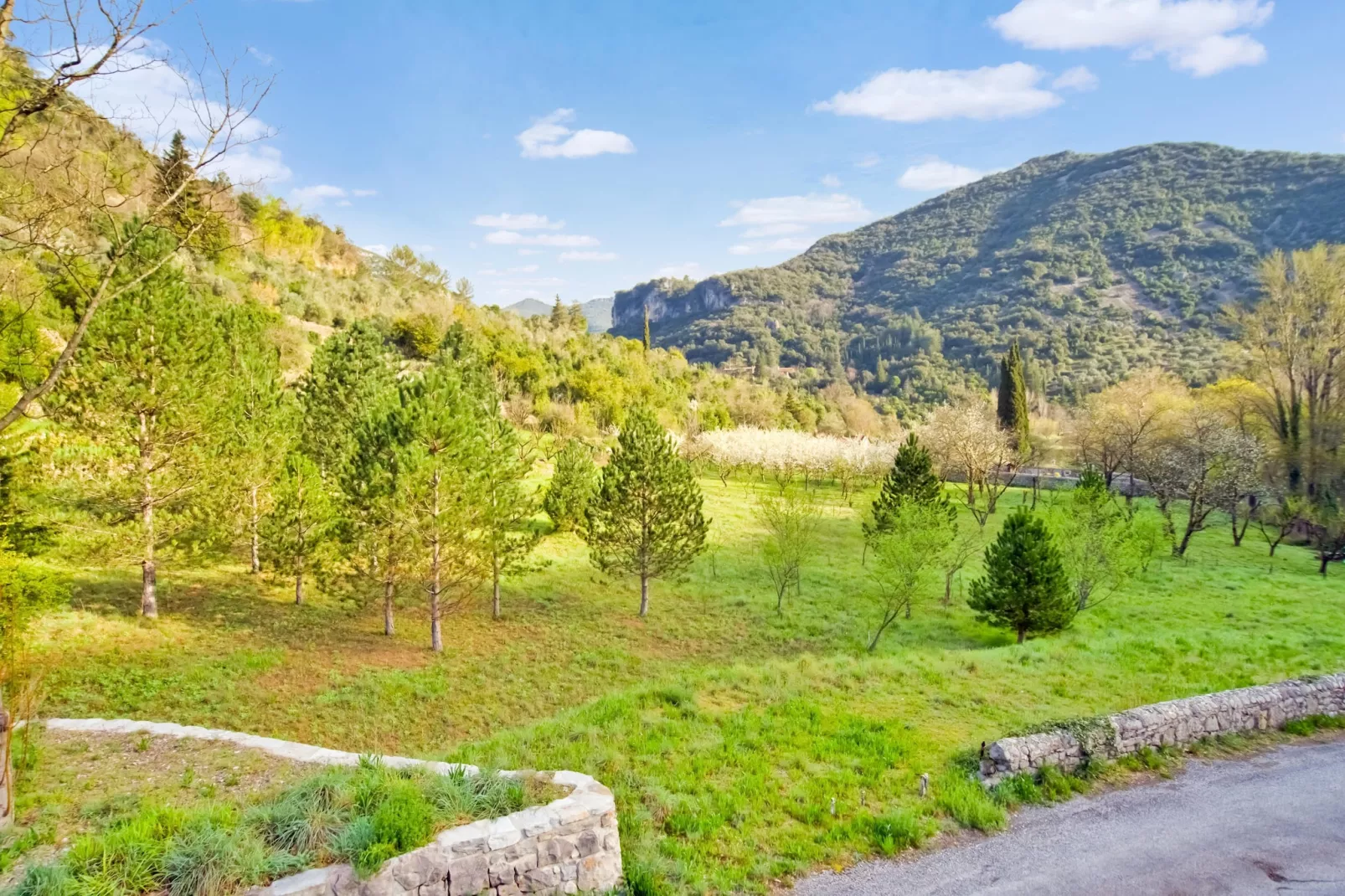 L'Atelier des Fileuses-Areas summer 1km