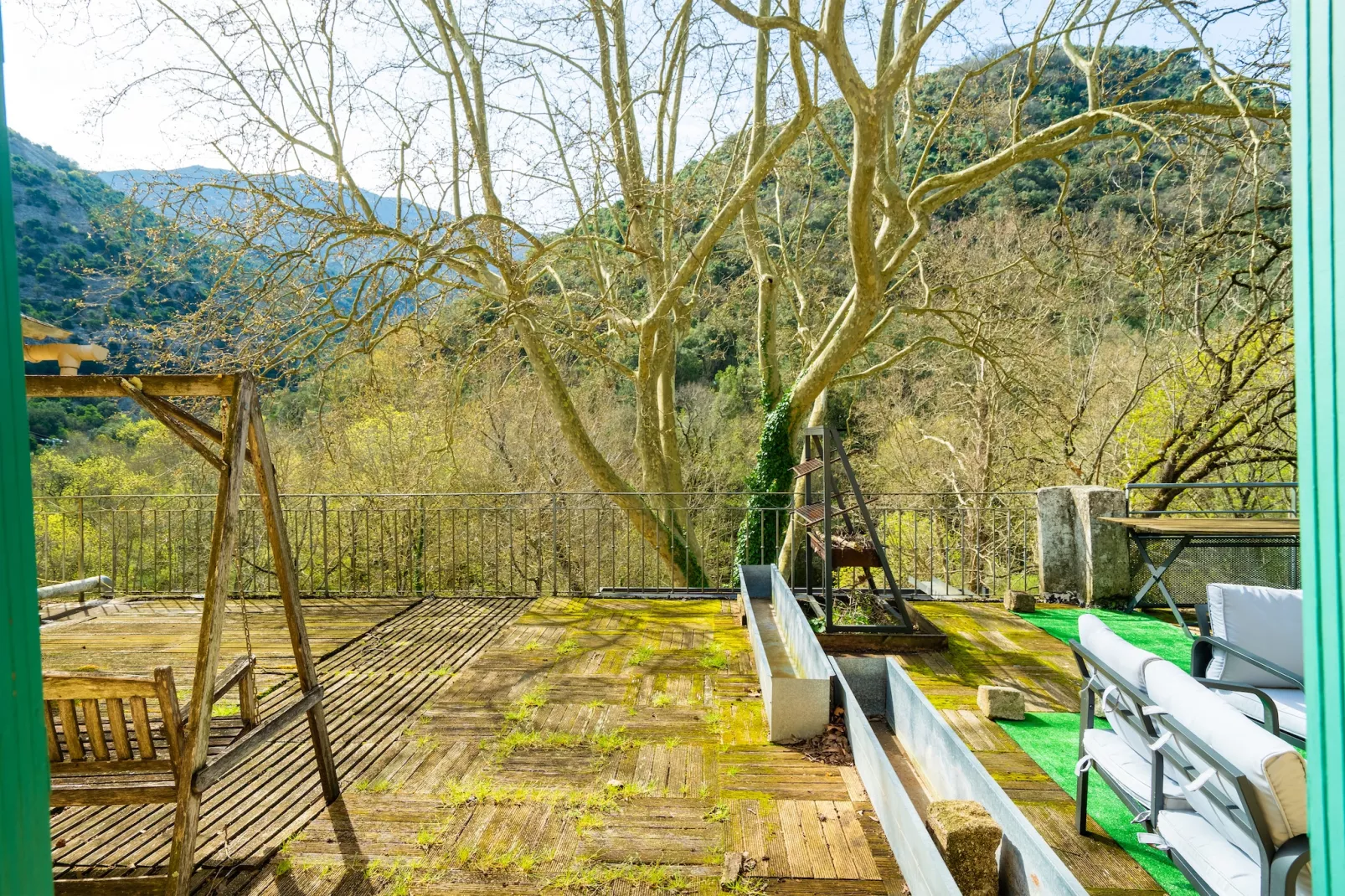 L'Atelier des Fileuses-View summer