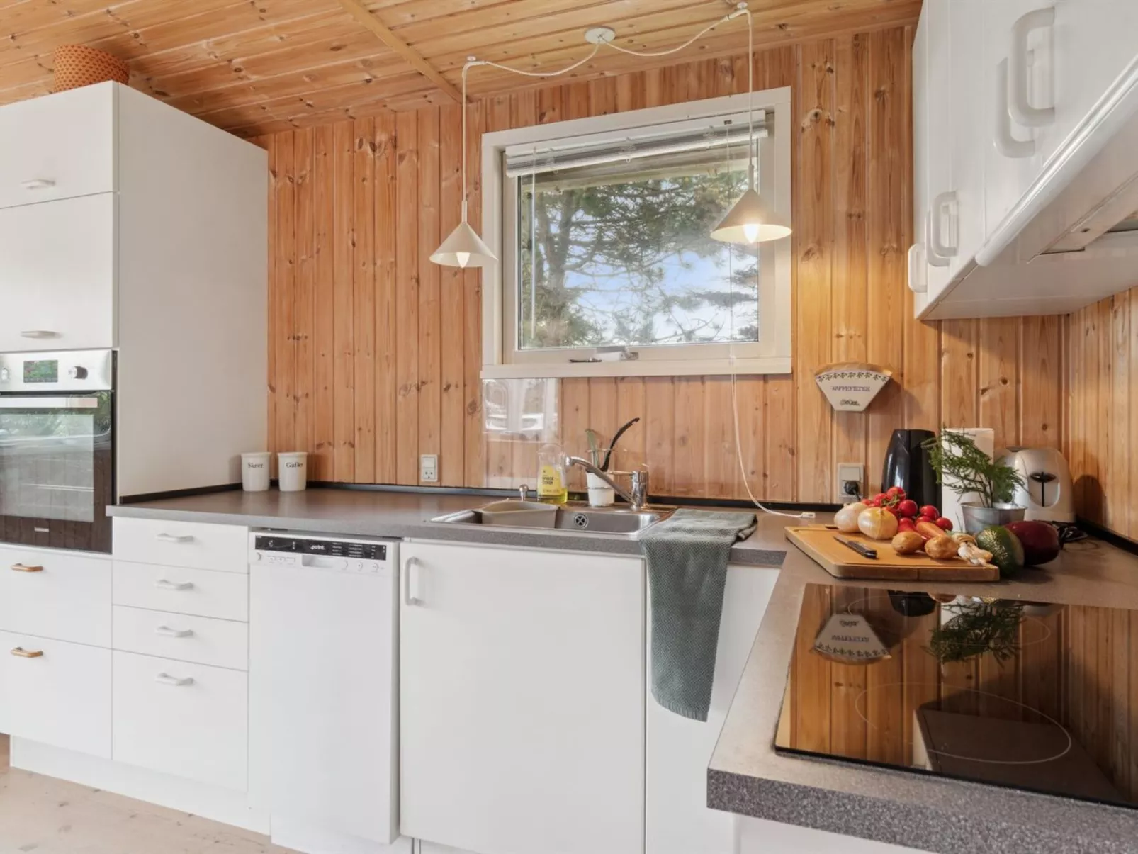 "Saija" - 100m from the sea-Drinnen