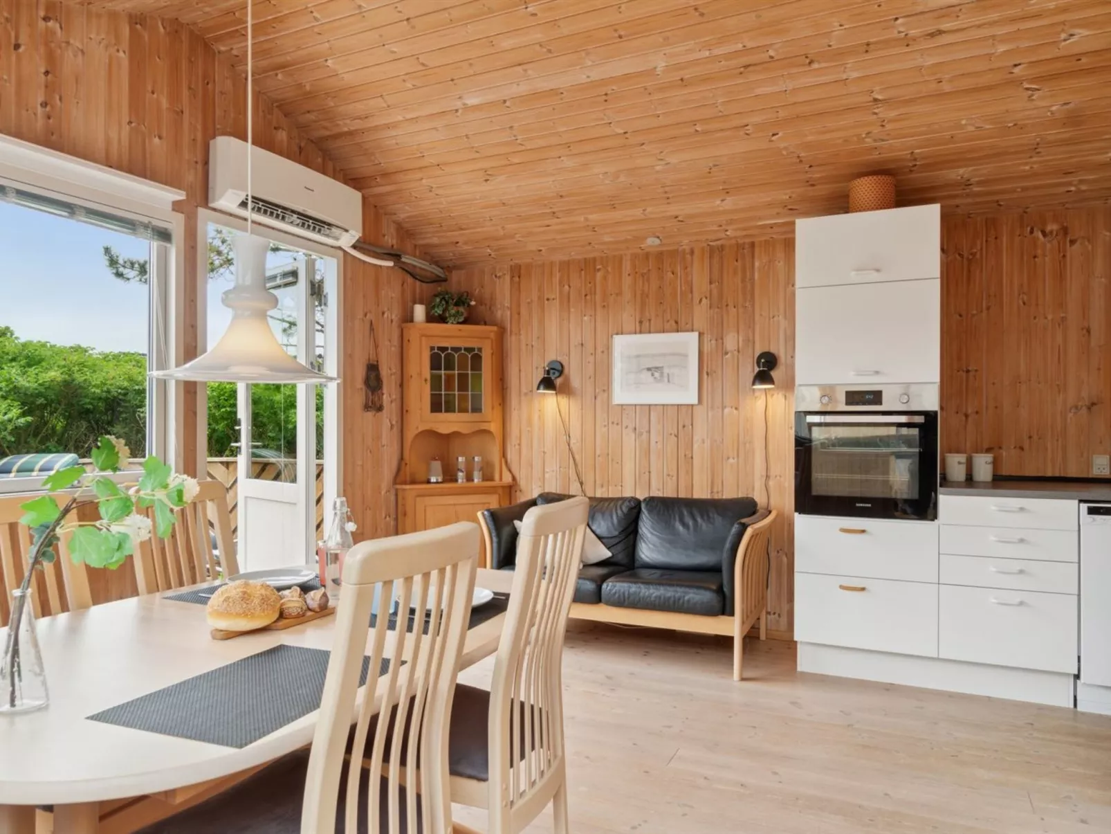 "Saija" - 100m from the sea-Drinnen