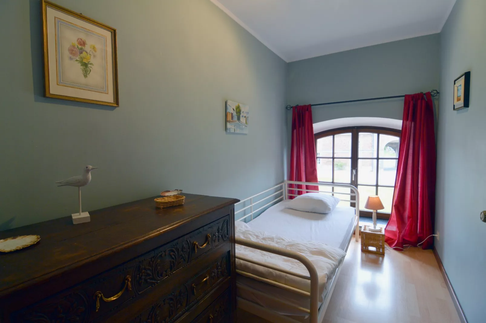 Sur les Douves-Bedroom
