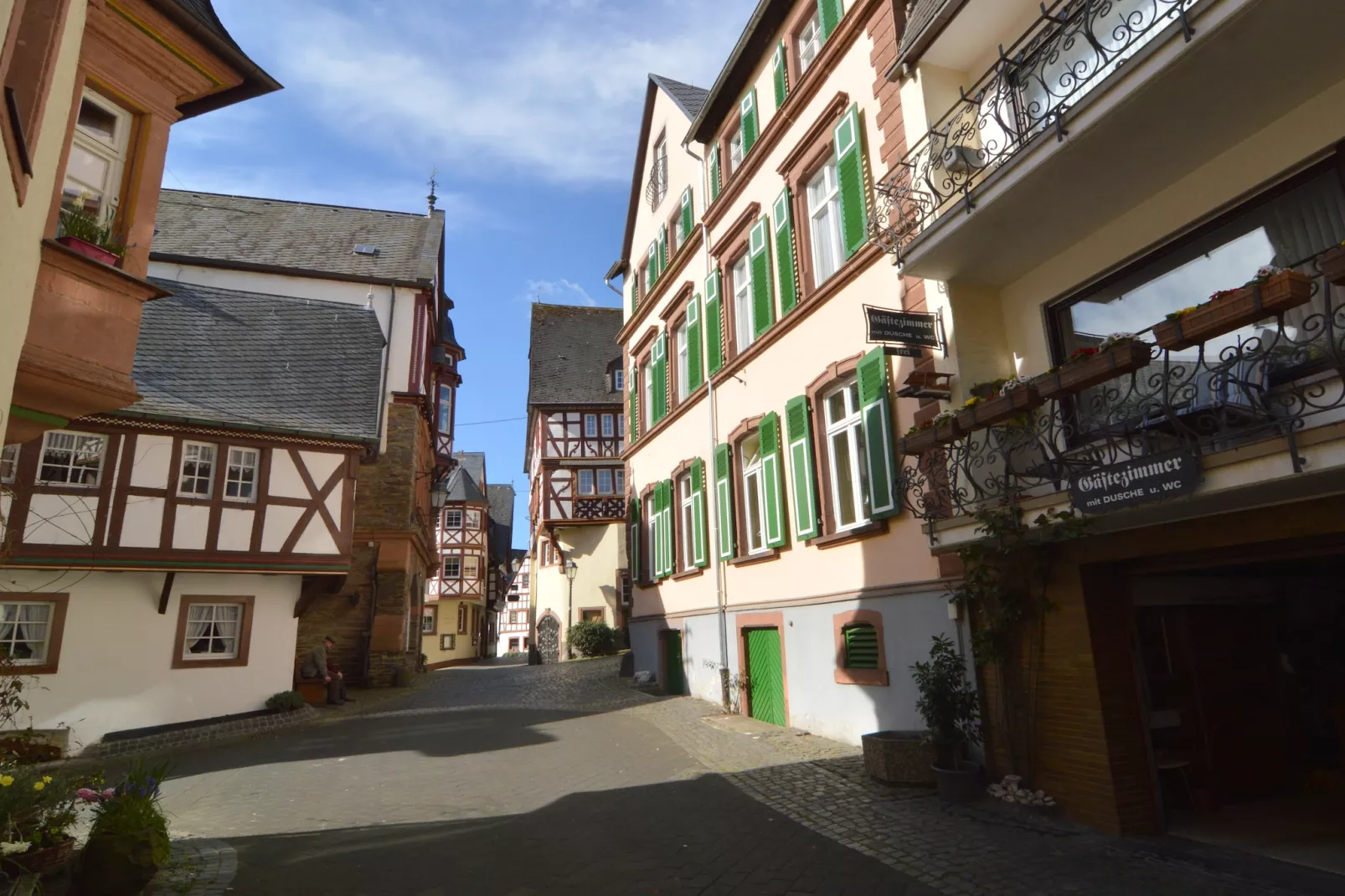 Zum Weissen Rössel-Exterior in summer