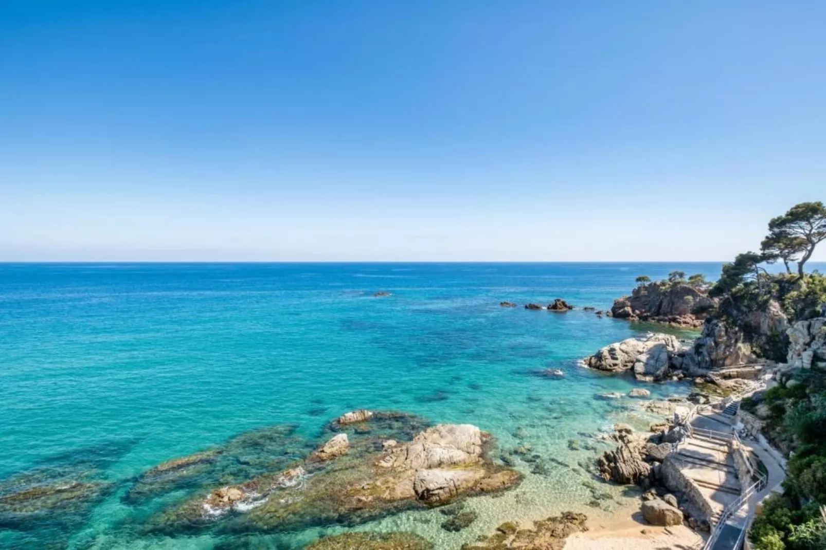 Les Corts de CAL VIRREI-Areas within 20km in summer