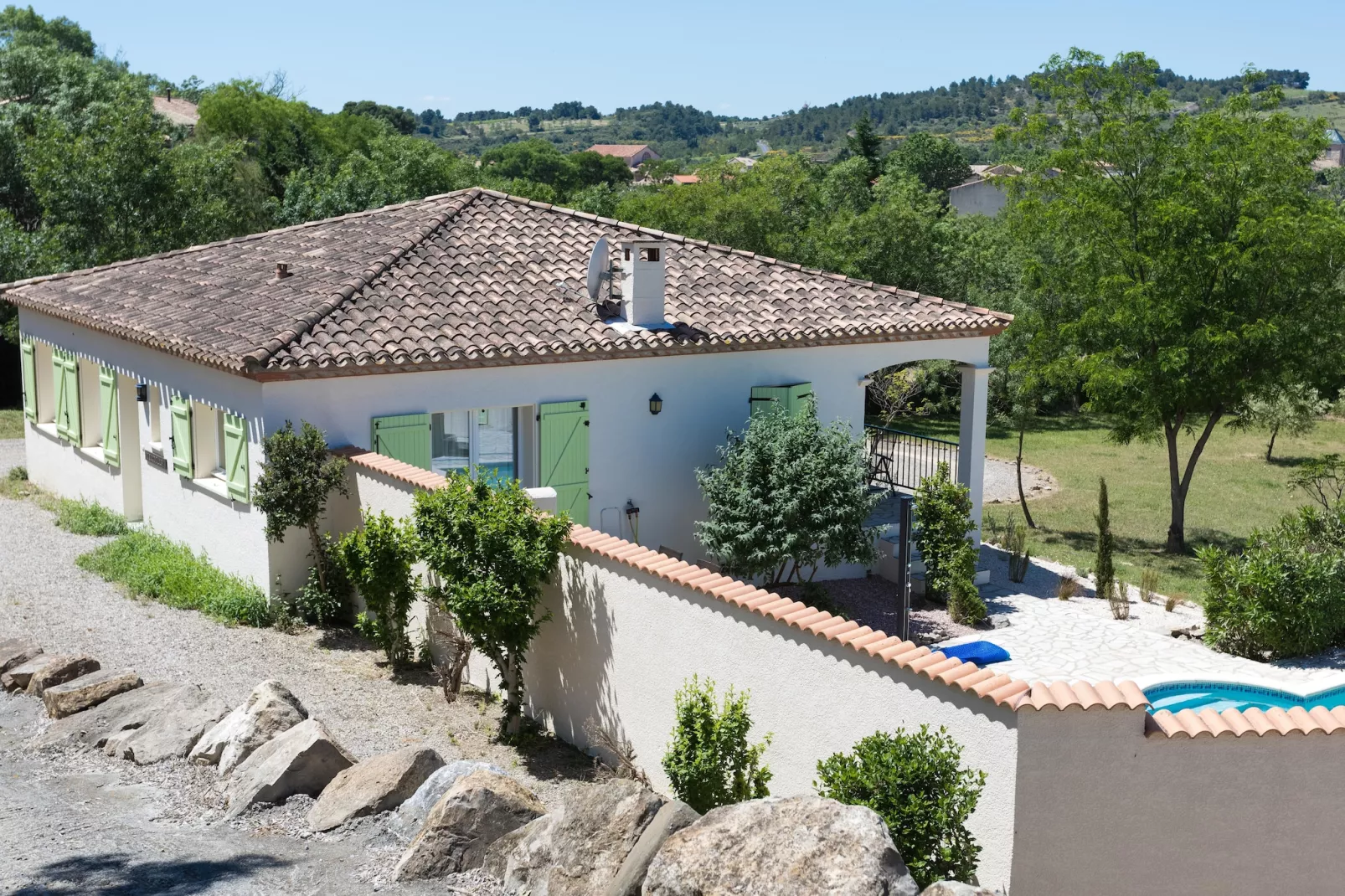 Mardille-Exterior in summer
