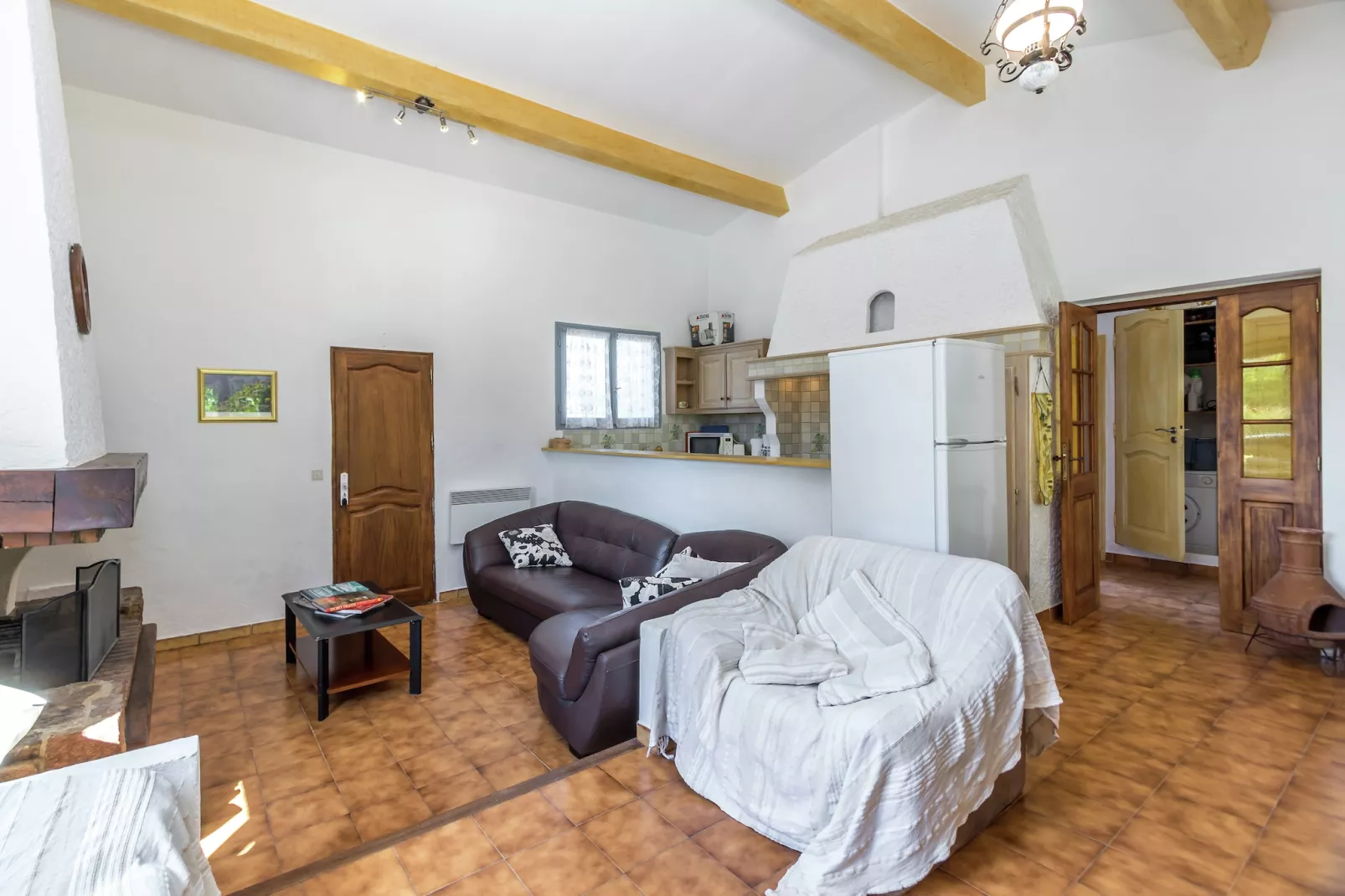 Petite Jeanne-Living room