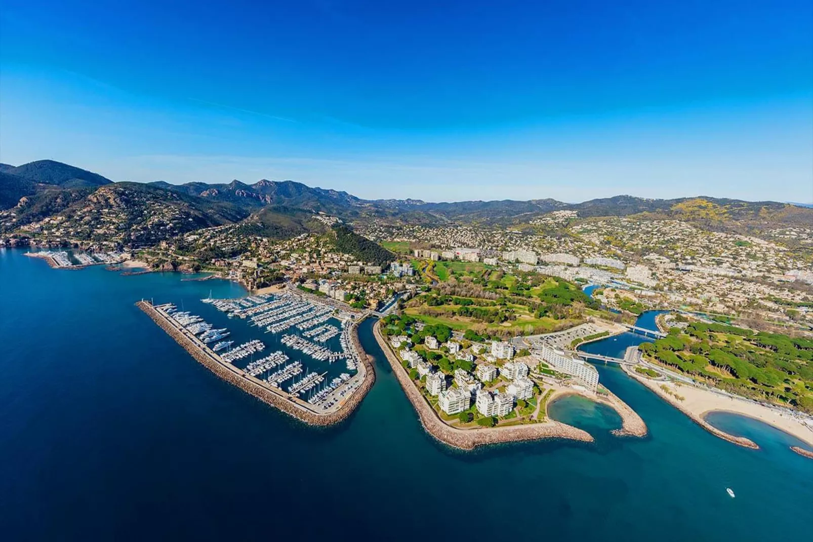 Carré Marine 2-Areas within 20km in summer