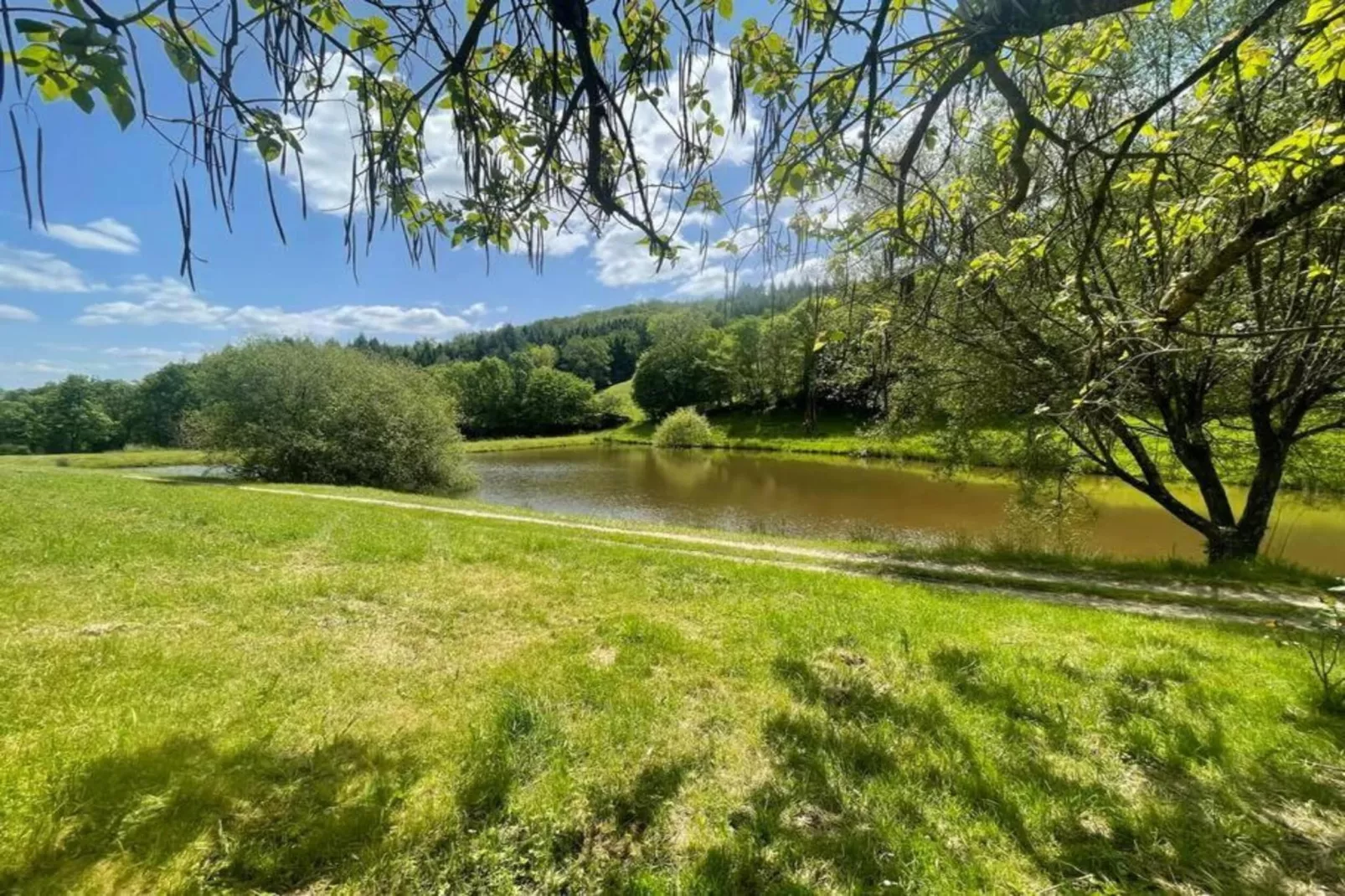 Sérilhac-Areas within 20km in summer